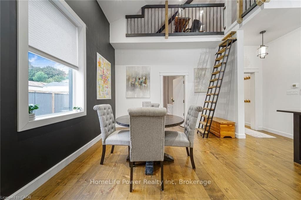 28 Cambridge Street, Cambridge, Waterloo ON N1R 3R7 28 Cambridge Street, Cambridge, Waterloo ON N1R 3R7