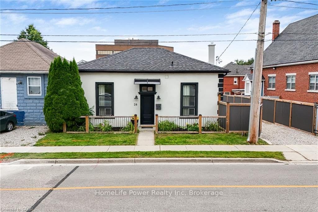 28 Cambridge Street, Cambridge, Waterloo ON N1R 3R7 28 Cambridge Street, Cambridge, Waterloo ON N1R 3R7