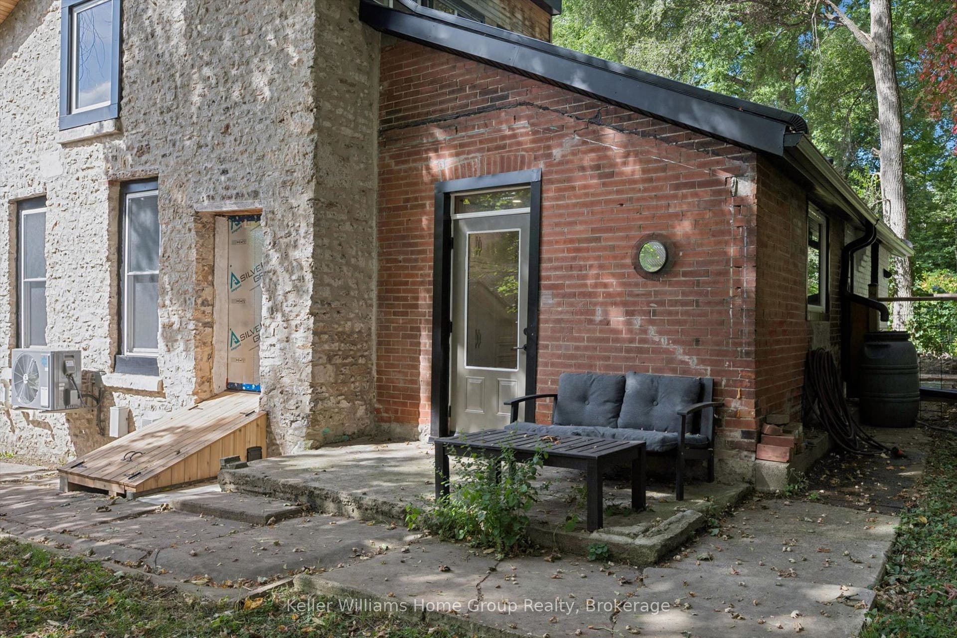 37 Arthur Street N, Guelph, Wellington ON N1E 4T7