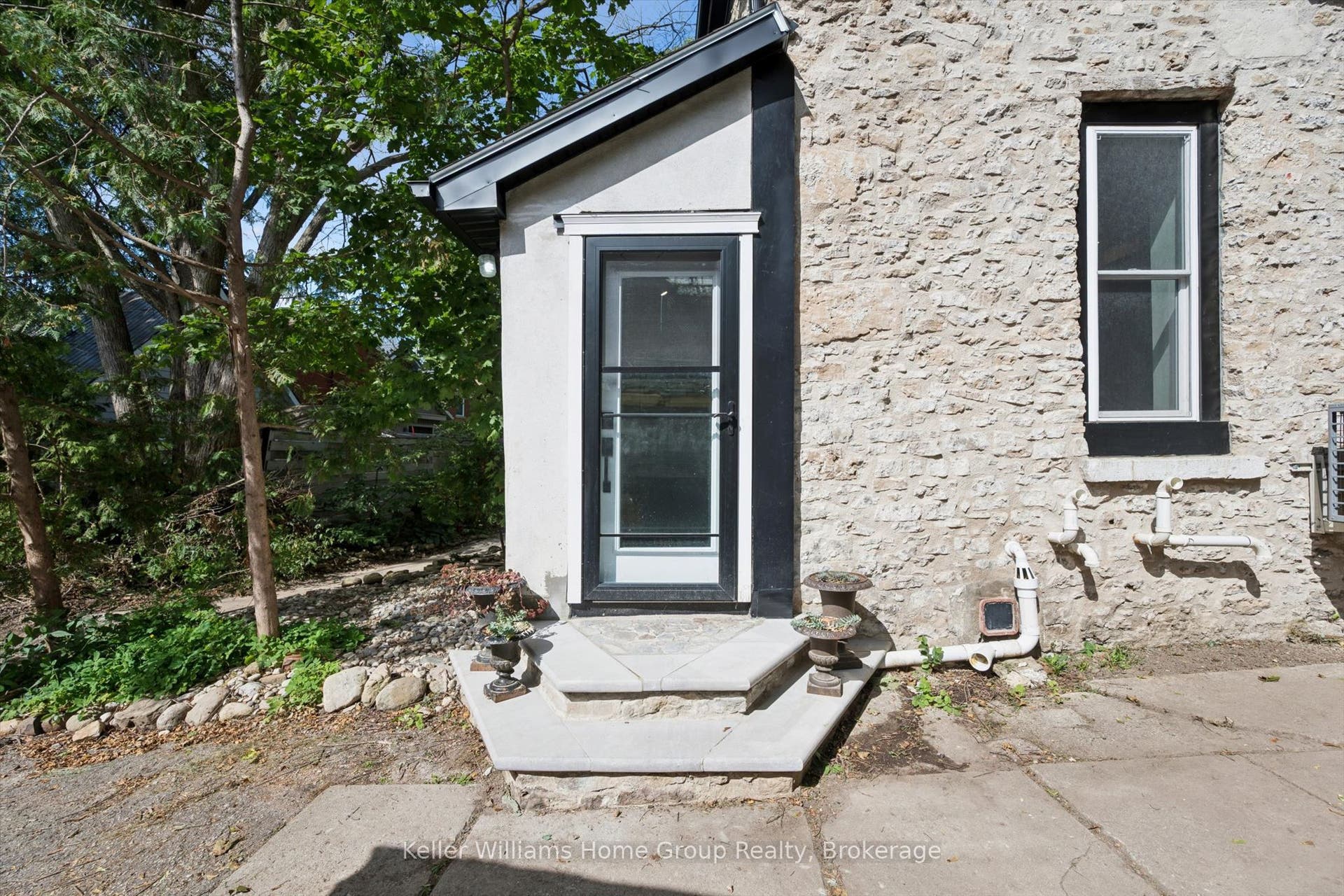 37 Arthur Street N, Guelph, Wellington ON N1E 4T7