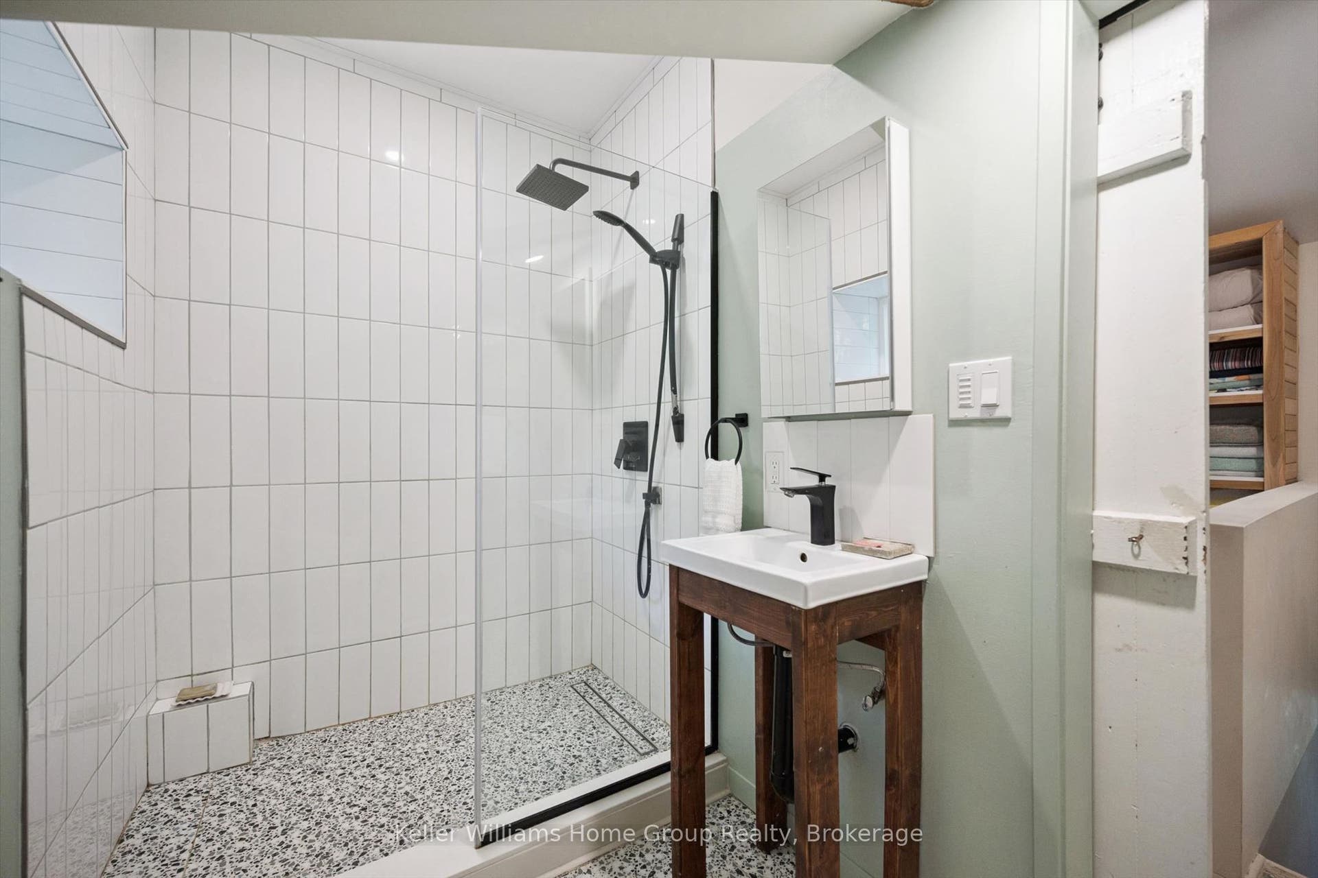 37 Arthur Street N, Guelph, Wellington ON N1E 4T7