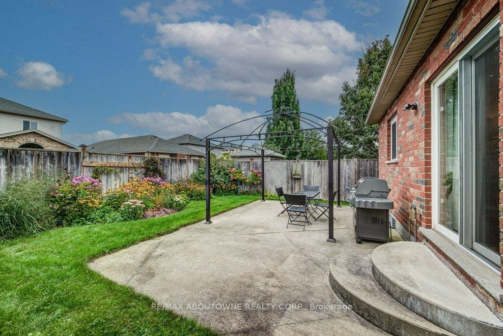 12 BROCK Street, Guelph, Wellington ON N1L 0E3 12 BROCK Street, Guelph, Wellington ON N1L 0E3