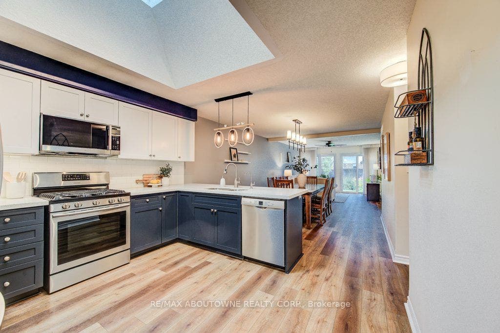 12 BROCK Street, Guelph, Wellington ON N1L 0E3 12 BROCK Street, Guelph, Wellington ON N1L 0E3