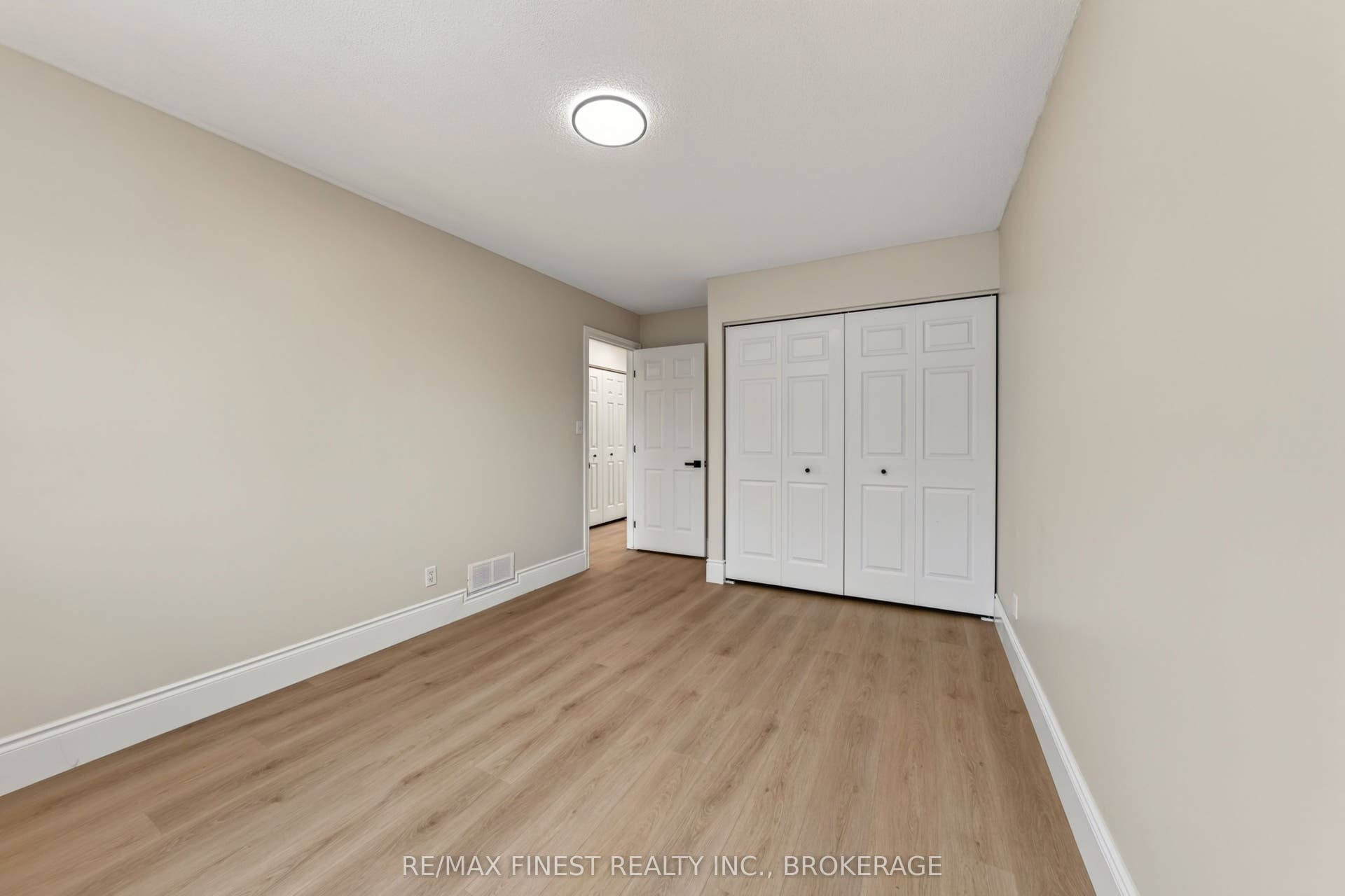 975 Ringstead Street, Kingston, Frontenac ON K7M 8V2 975 Ringstead Street, Kingston, Frontenac ON K7M 8V2