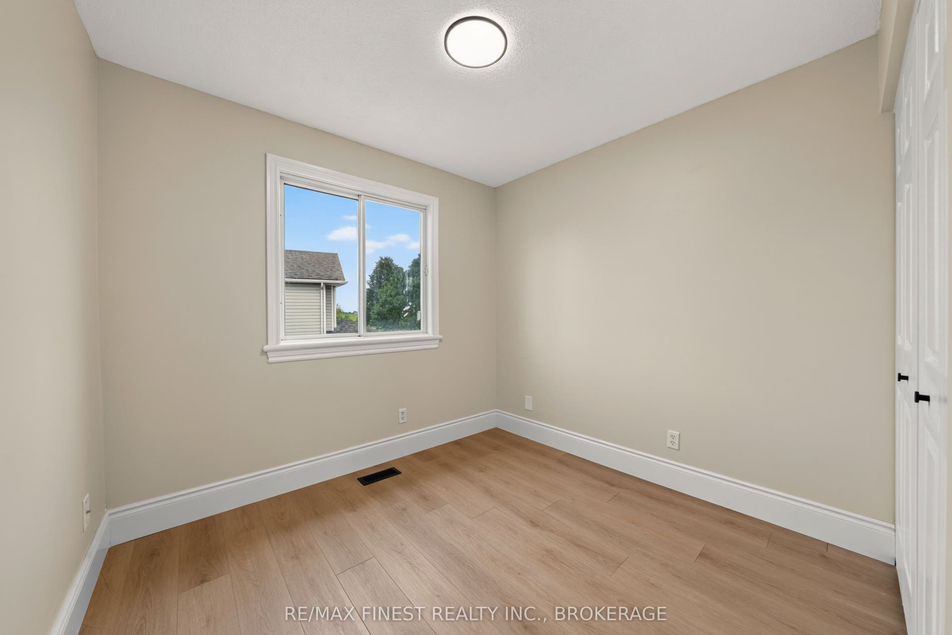 975 Ringstead Street, Kingston, Frontenac ON K7M 8V2 975 Ringstead Street, Kingston, Frontenac ON K7M 8V2