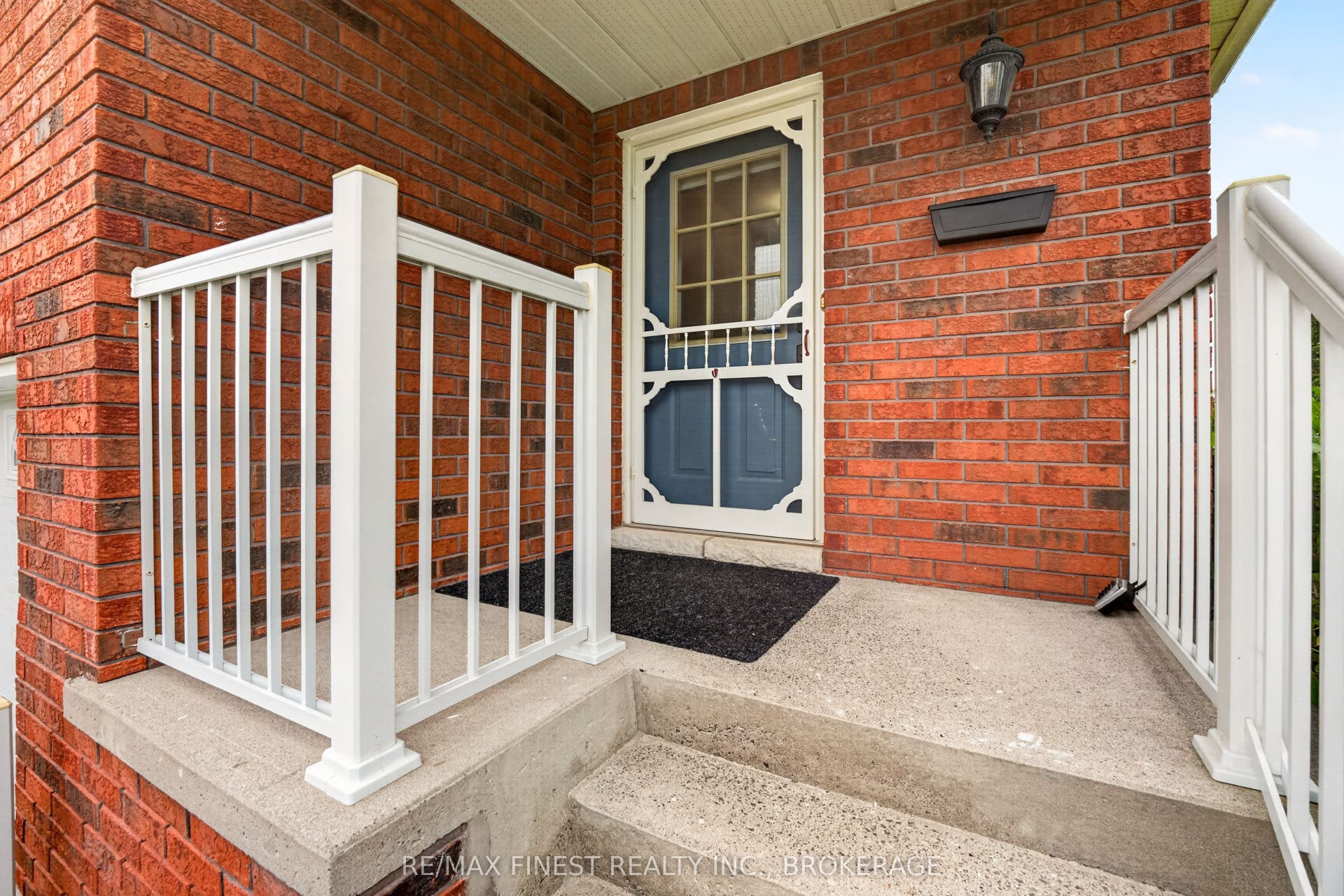975 Ringstead Street, Kingston, Frontenac ON K7M 8V2 975 Ringstead Street, Kingston, Frontenac ON K7M 8V2