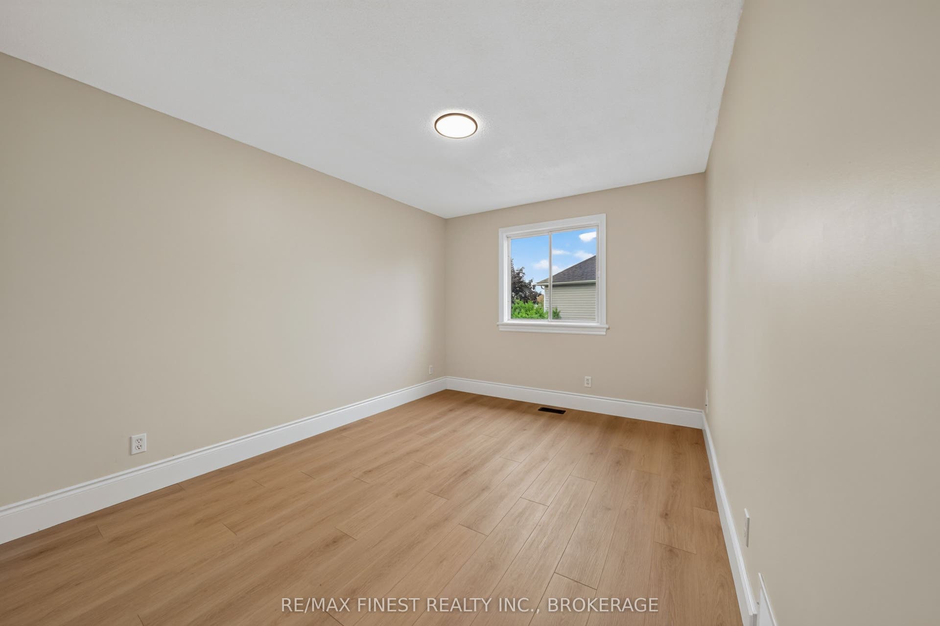 975 Ringstead Street, Kingston, Frontenac ON K7M 8V2 975 Ringstead Street, Kingston, Frontenac ON K7M 8V2