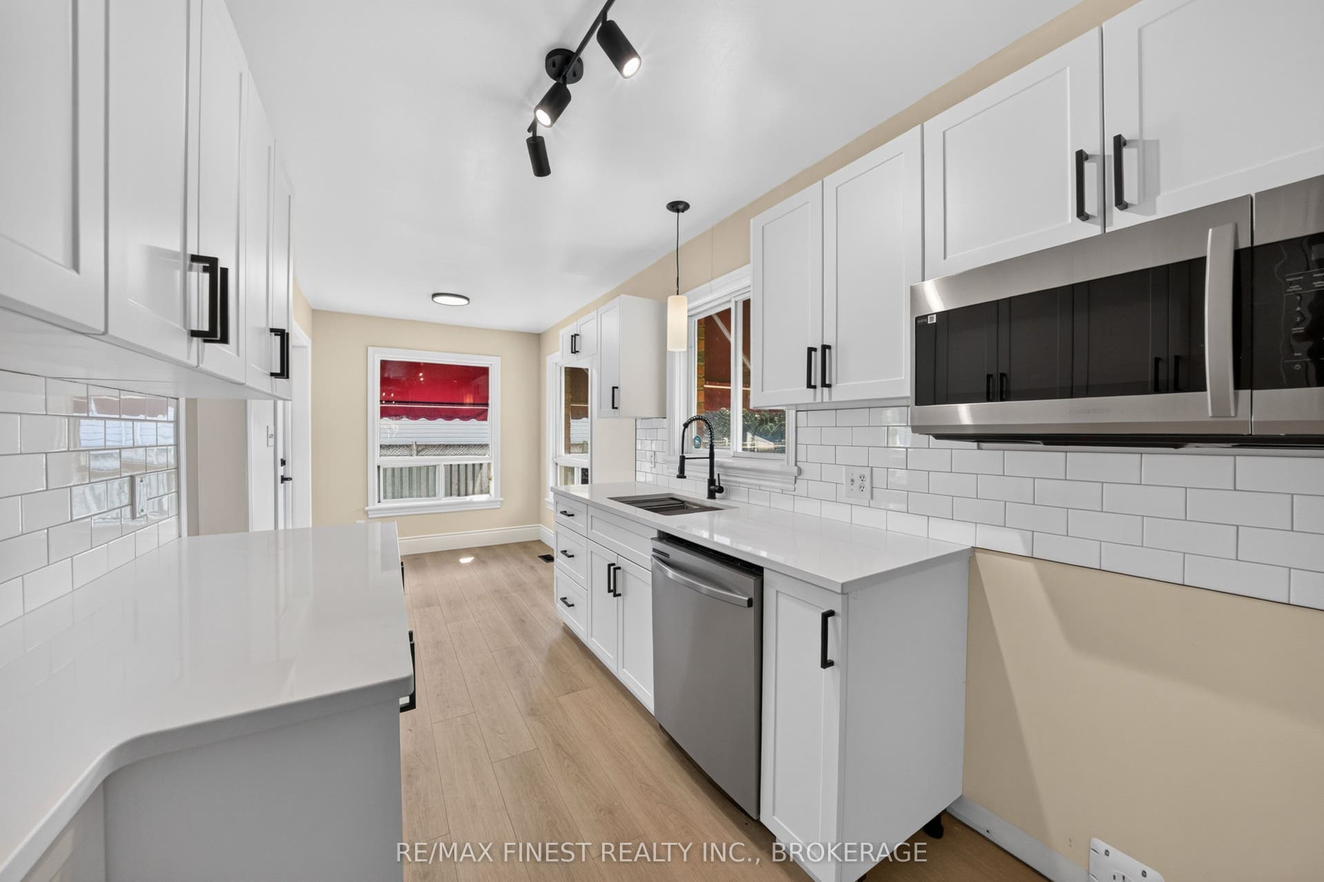975 Ringstead Street, Kingston, Frontenac ON K7M 8V2 975 Ringstead Street, Kingston, Frontenac ON K7M 8V2