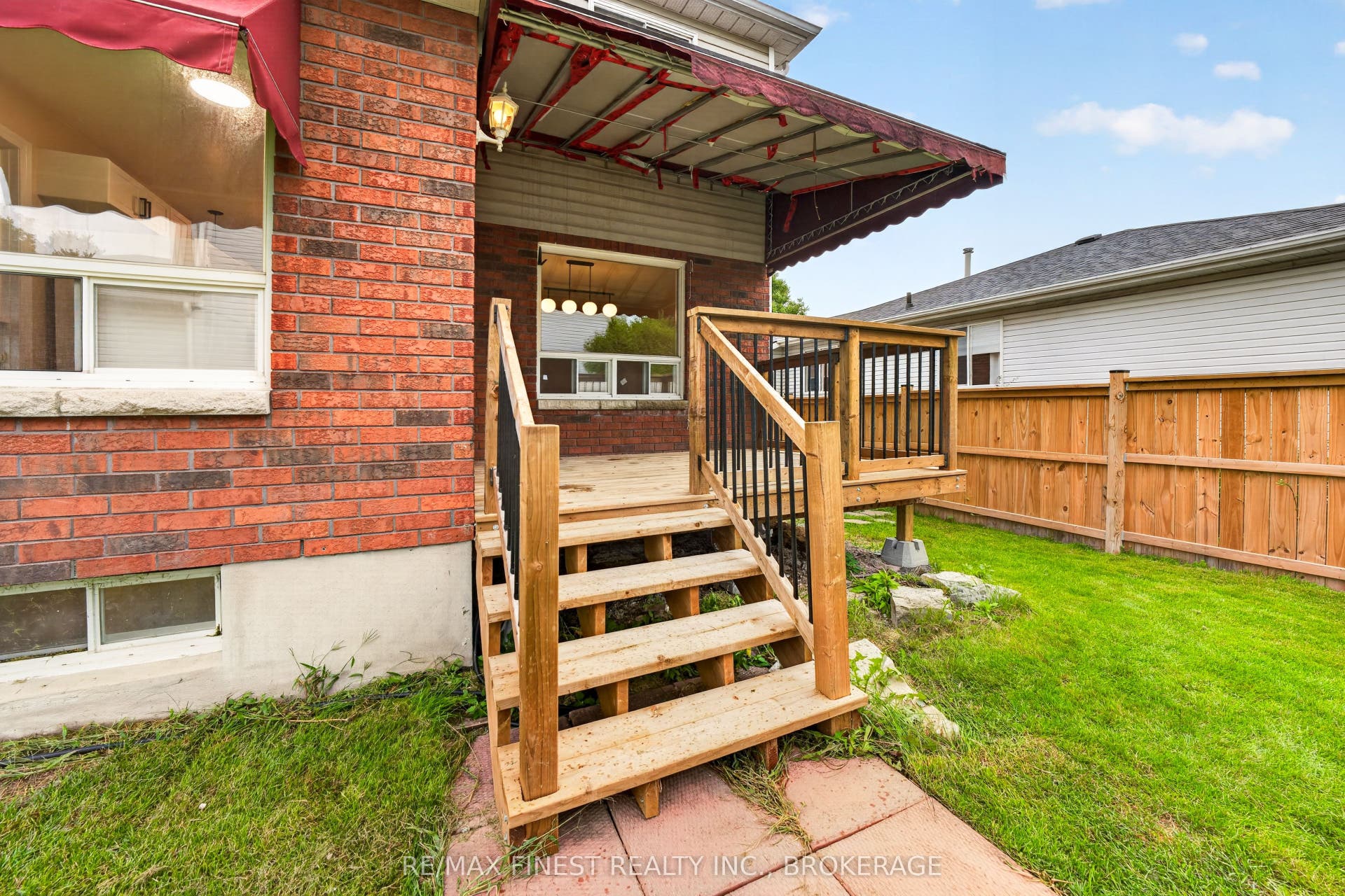 975 Ringstead Street, Kingston, Frontenac ON K7M 8V2 975 Ringstead Street, Kingston, Frontenac ON K7M 8V2