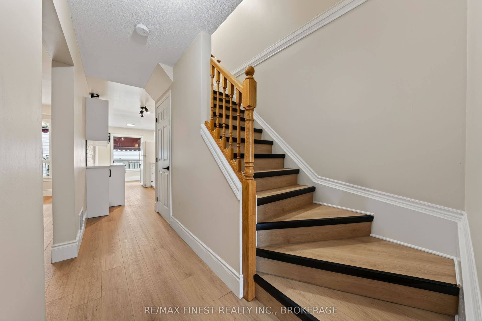 975 Ringstead Street, Kingston, Frontenac ON K7M 8V2 975 Ringstead Street, Kingston, Frontenac ON K7M 8V2
