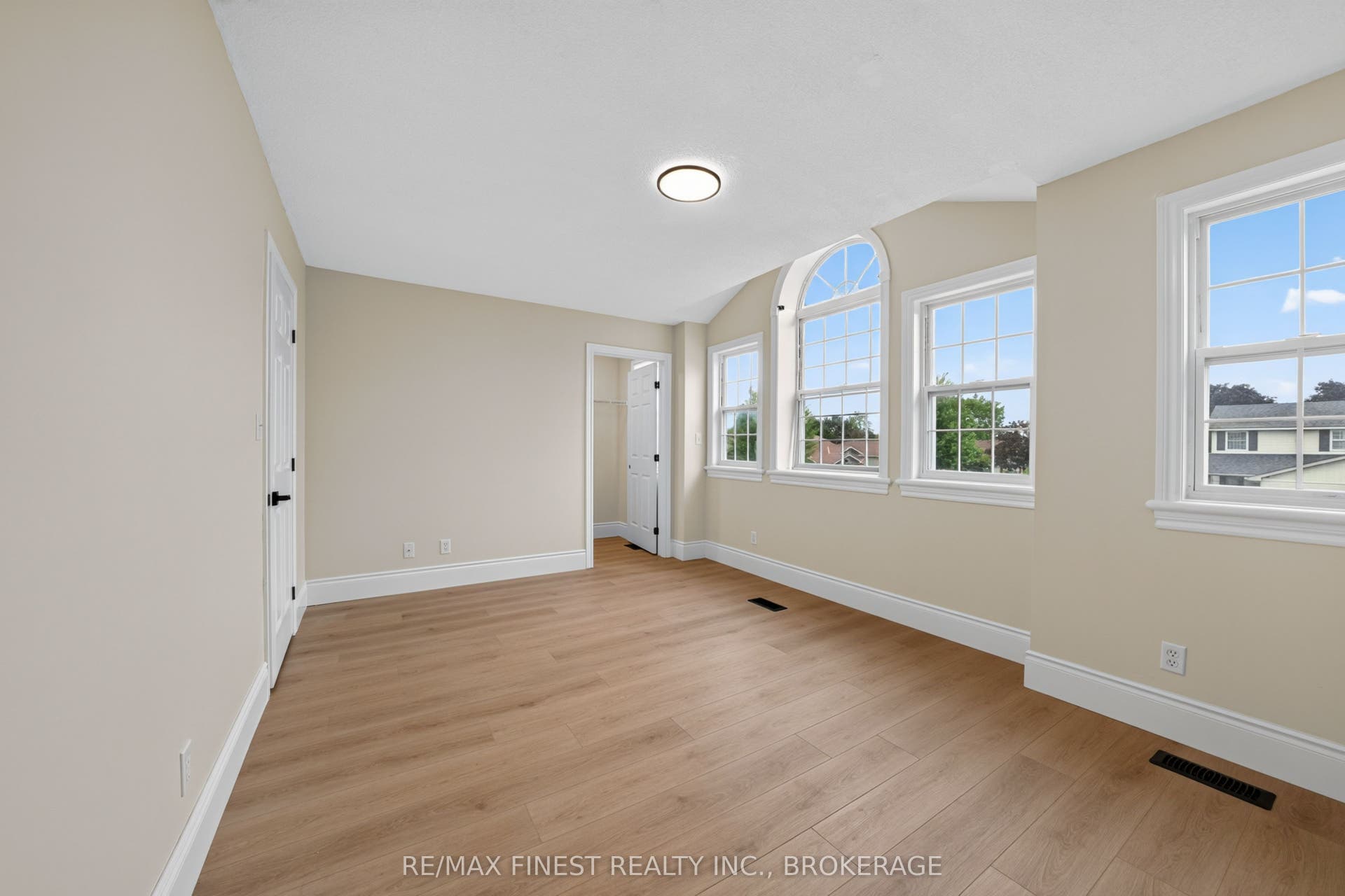 975 Ringstead Street, Kingston, Frontenac ON K7M 8V2 975 Ringstead Street, Kingston, Frontenac ON K7M 8V2