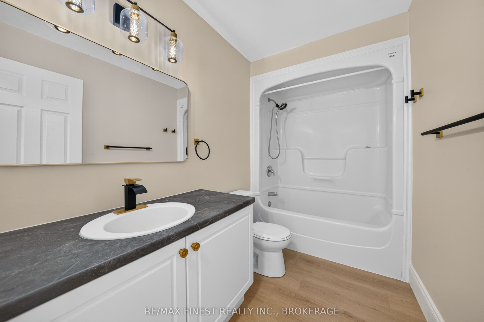 975 Ringstead Street, Kingston, Frontenac ON K7M 8V2 975 Ringstead Street, Kingston, Frontenac ON K7M 8V2