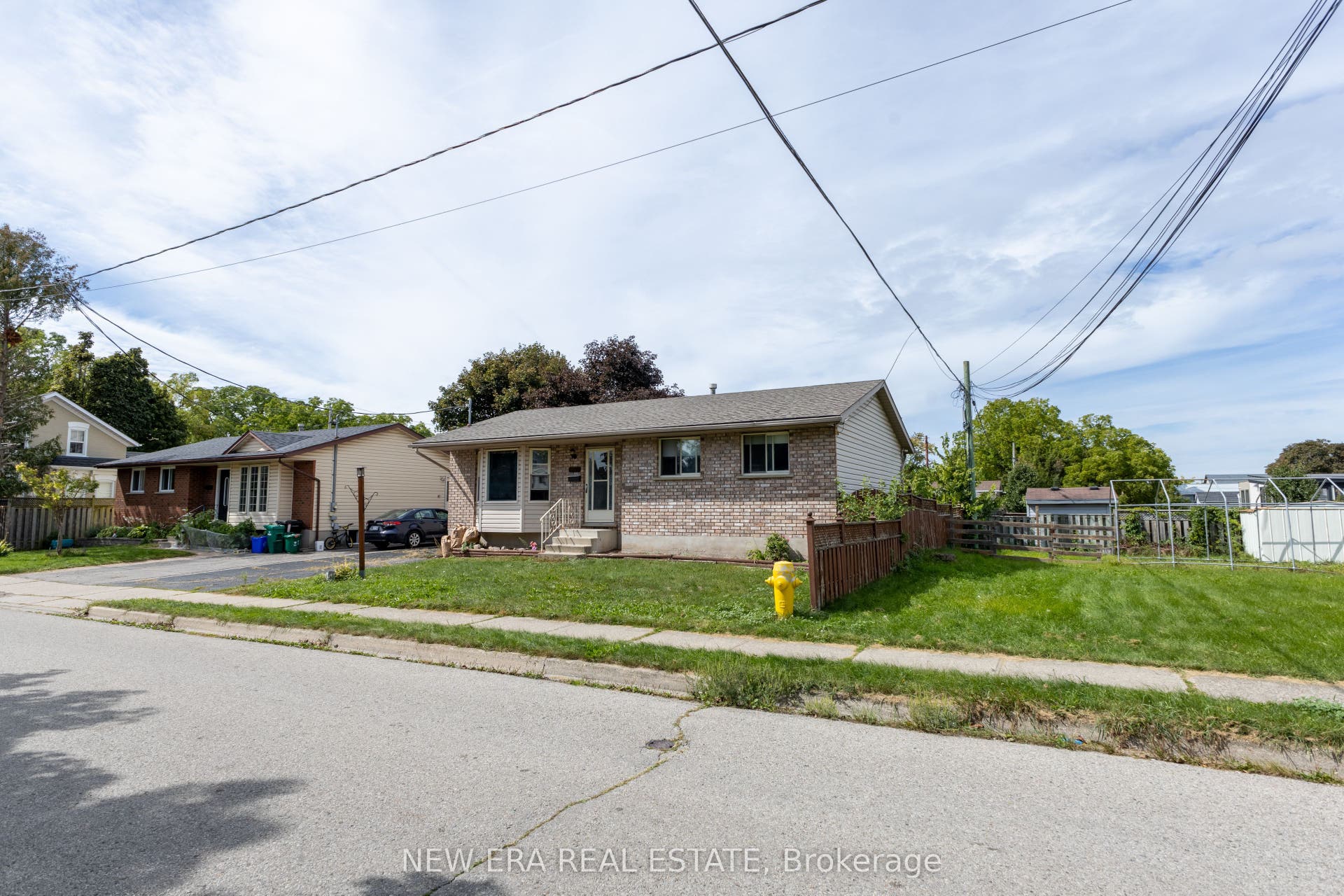 120 Union Street S, Cambridge, Waterloo ON N3H 2H1 120 Union Street S, Cambridge, Waterloo ON N3H 2H1