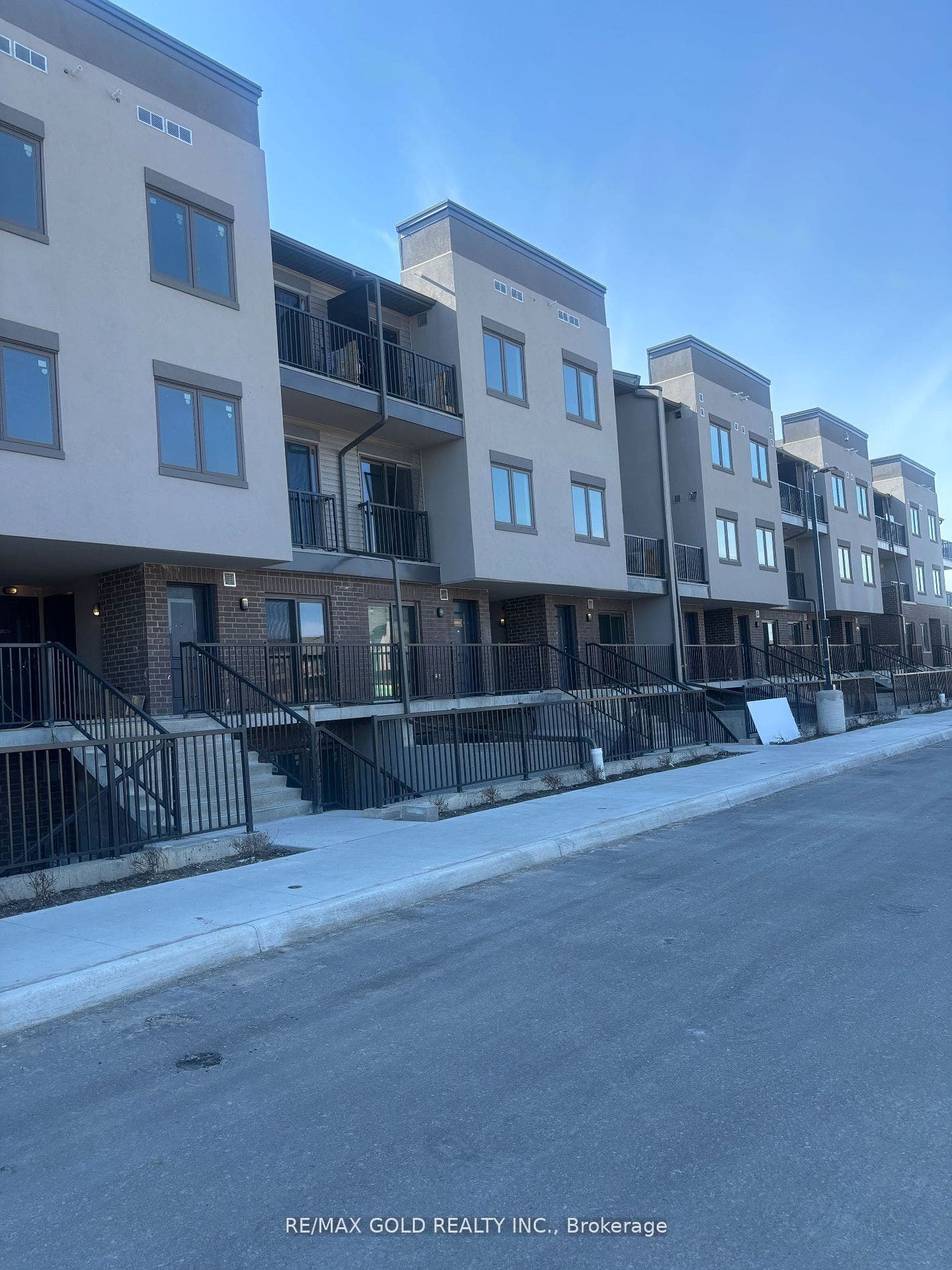 370 E Fisher Mills Road E, #C-54, Cambridge, Waterloo ON N3C 0G8 370 E Fisher Mills Road E, #C-54, Cambridge, Waterloo ON N3C 0G8