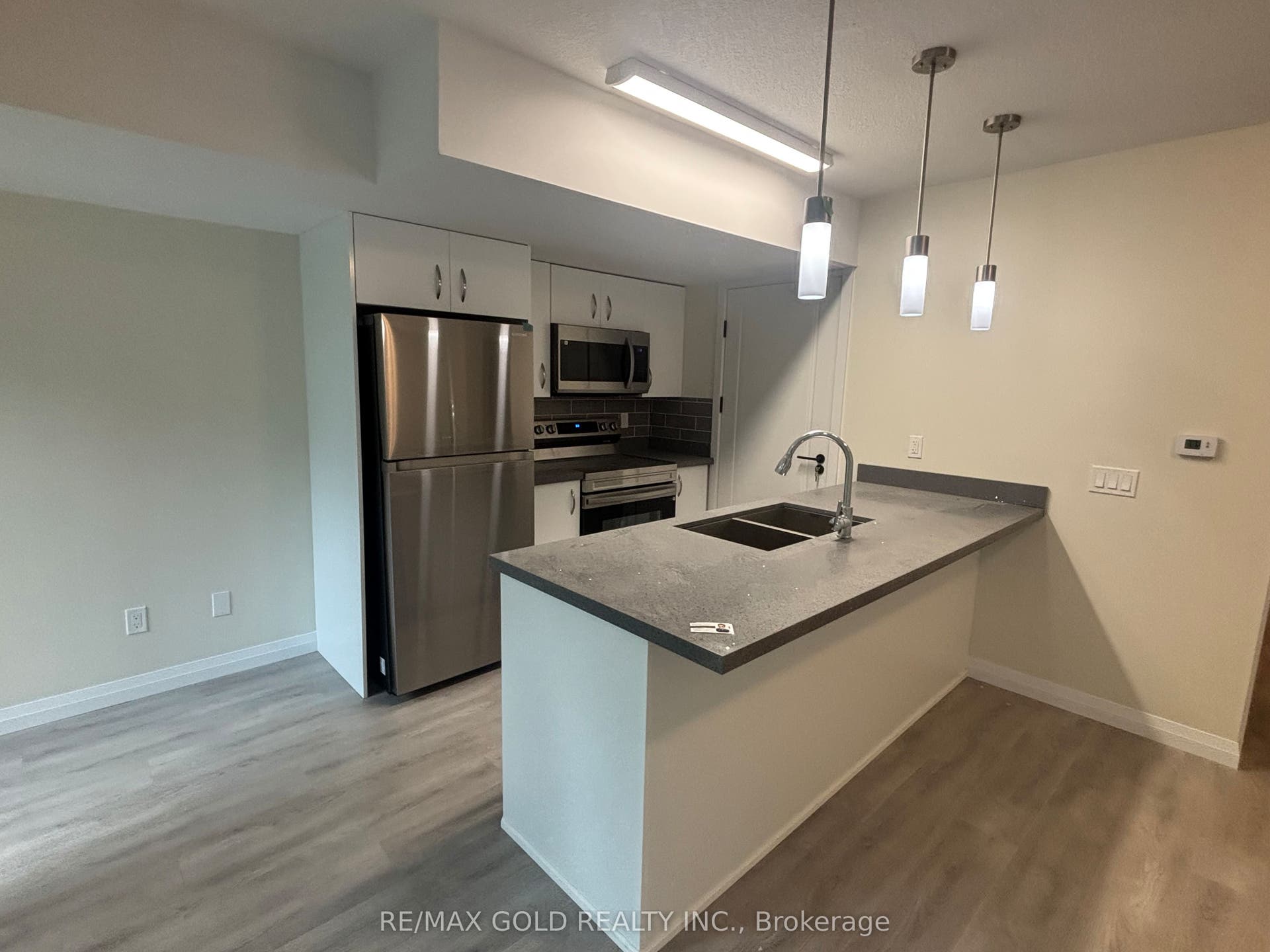370 E Fisher Mills Road E, #C-54, Cambridge, Waterloo ON N3C 0G8 370 E Fisher Mills Road E, #C-54, Cambridge, Waterloo ON N3C 0G8