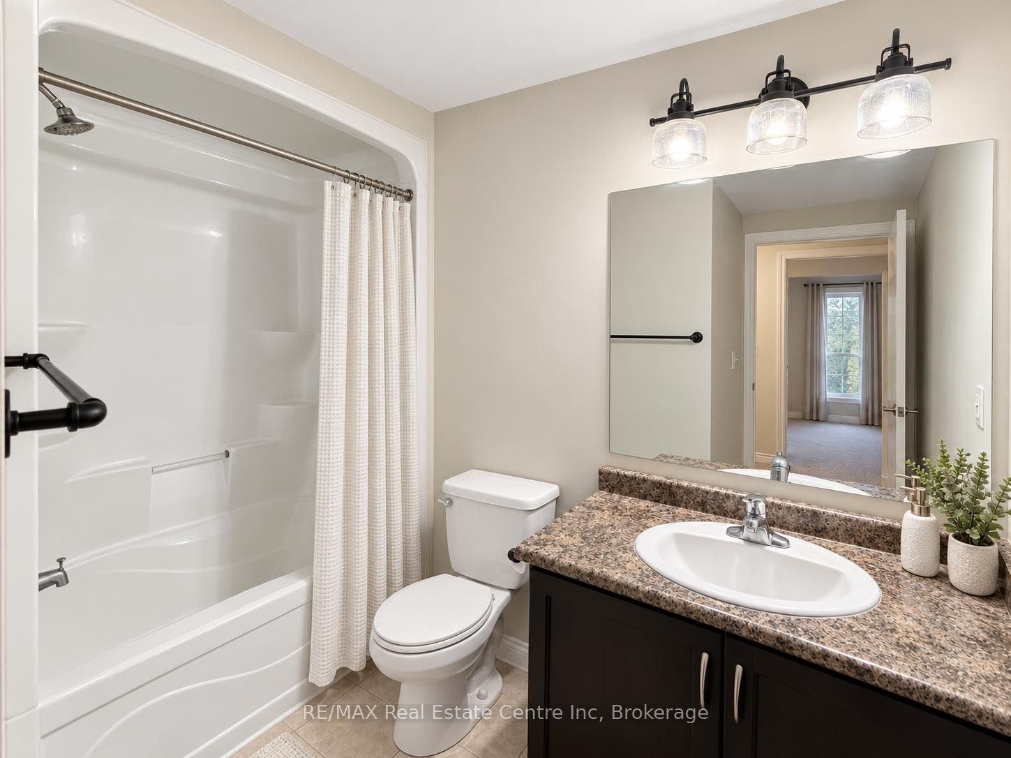 67 Kingsbury Square, #303, Guelph, Wellington ON N1L 0L3 67 Kingsbury Square, #303, Guelph, Wellington ON N1L 0L3