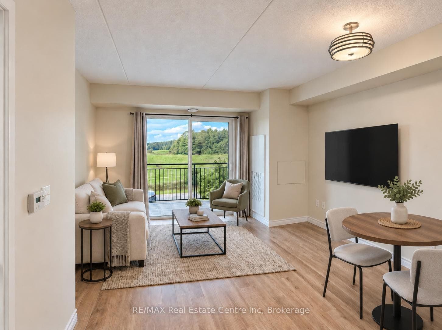 67 Kingsbury Square, #303, Guelph, Wellington ON N1L 0L3 Photo has been virtually staged