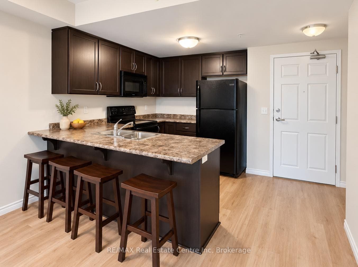 67 Kingsbury Square, #303, Guelph, Wellington ON N1L 0L3 67 Kingsbury Square, #303, Guelph, Wellington ON N1L 0L3