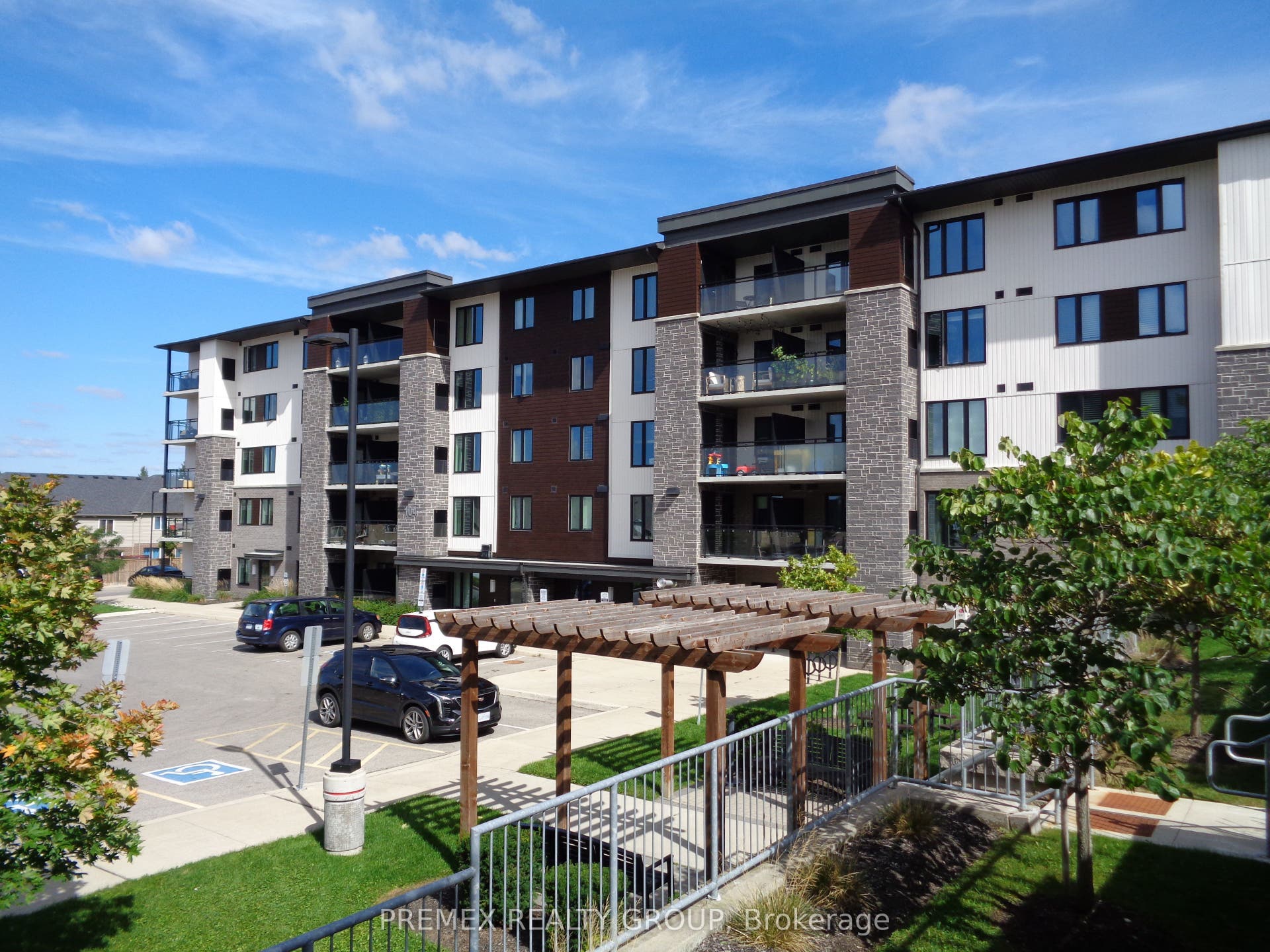 104 Summit Ridge Drive, #101, Guelph, Wellington ON N1E 0R5 104 Summit Ridge Drive, #101, Guelph, Wellington ON N1E 0R5