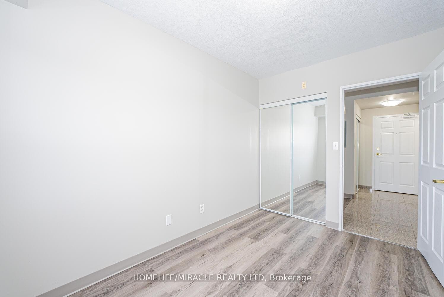 274 Erb Street W, #610, Waterloo, Waterloo ON N2L 1W2 274 Erb Street W, #610, Waterloo, Waterloo ON N2L 1W2