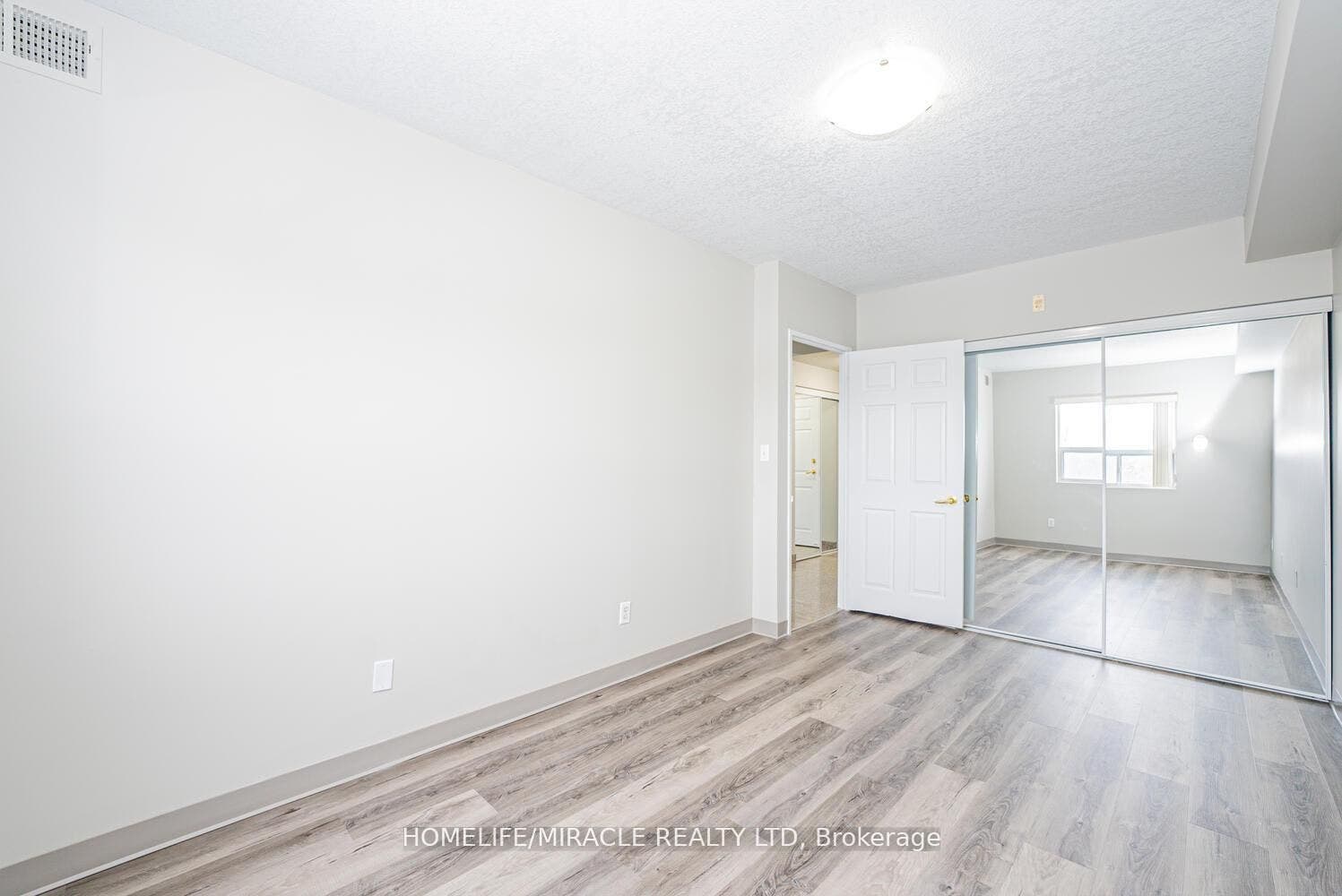 274 Erb Street W, #610, Waterloo, Waterloo ON N2L 1W2 274 Erb Street W, #610, Waterloo, Waterloo ON N2L 1W2