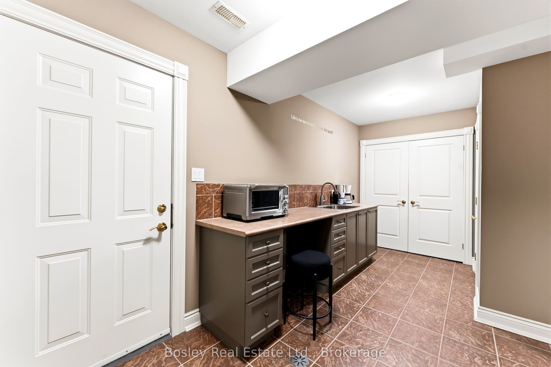 353 Lakeshore Road, Alnwick/Haldimand, Northumberland ON K9A 4J8 353 Lakeshore Road, Alnwick/Haldimand, Northumberland ON K9A 4J8