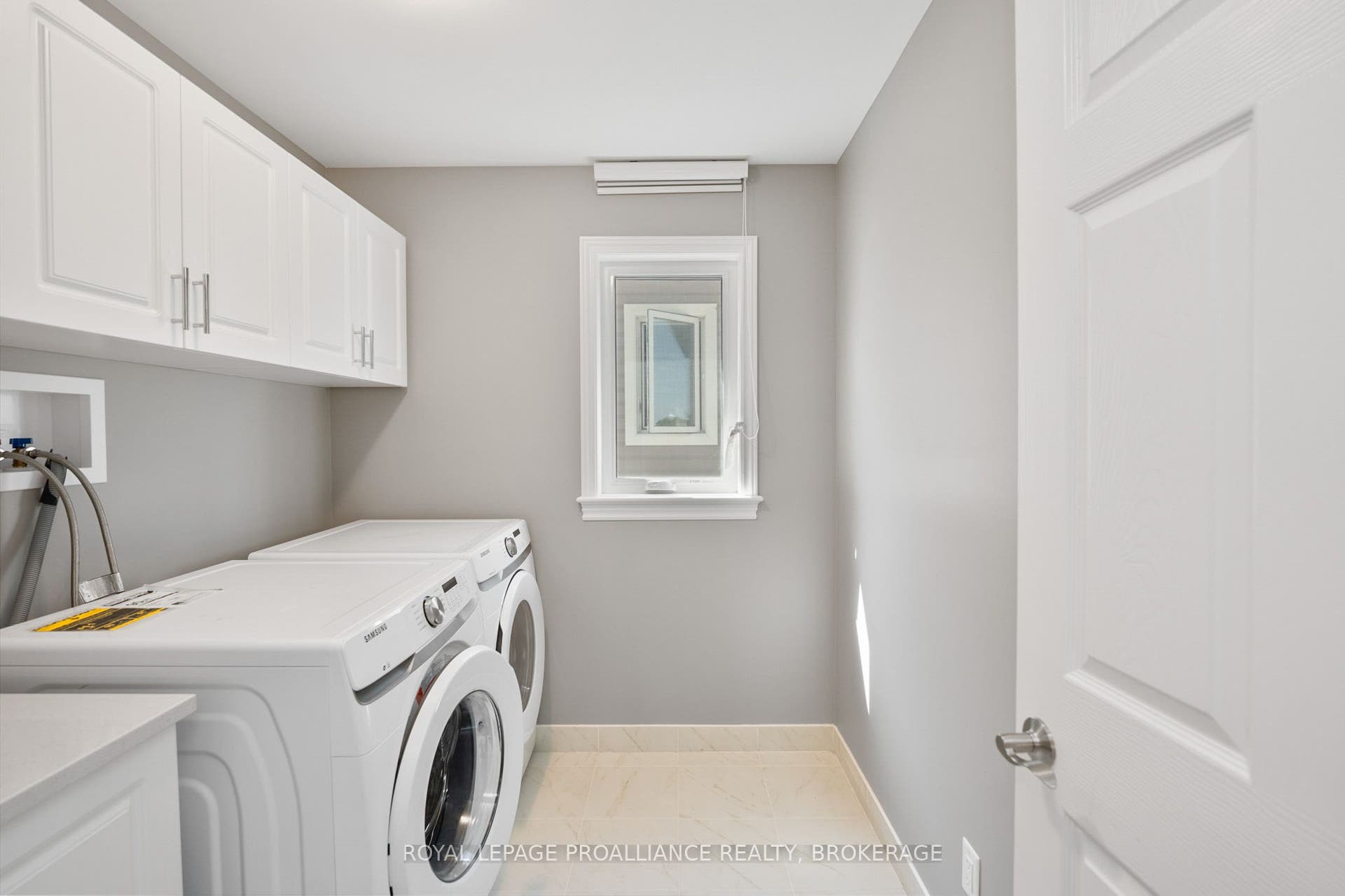 1374 Monarch Drive, Kingston, Frontenac ON K7P 0S2 Second Floor Laundry.