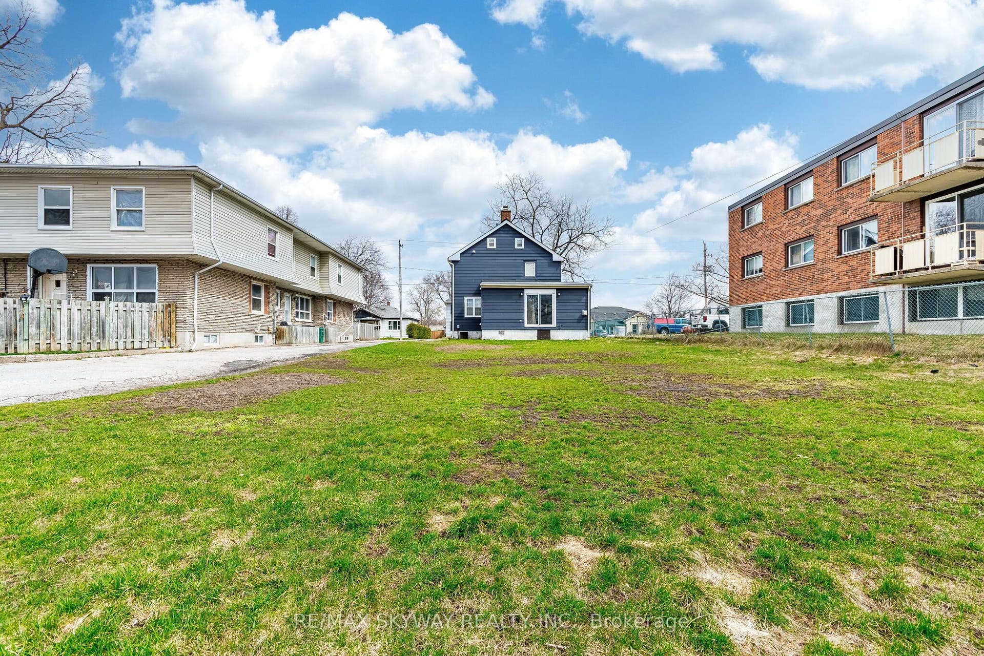 1230 Duke Street, Cambridge, Waterloo ON N3H 3V7