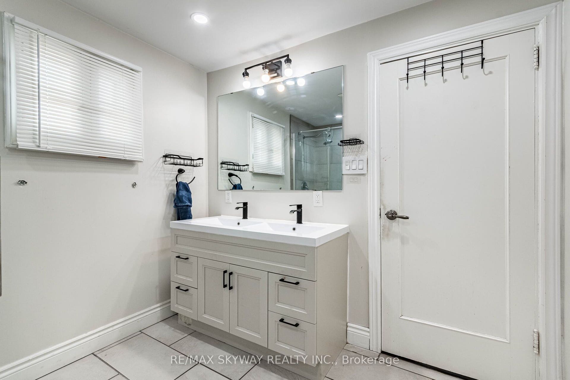 1230 Duke Street, Cambridge, Waterloo ON N3H 3V7