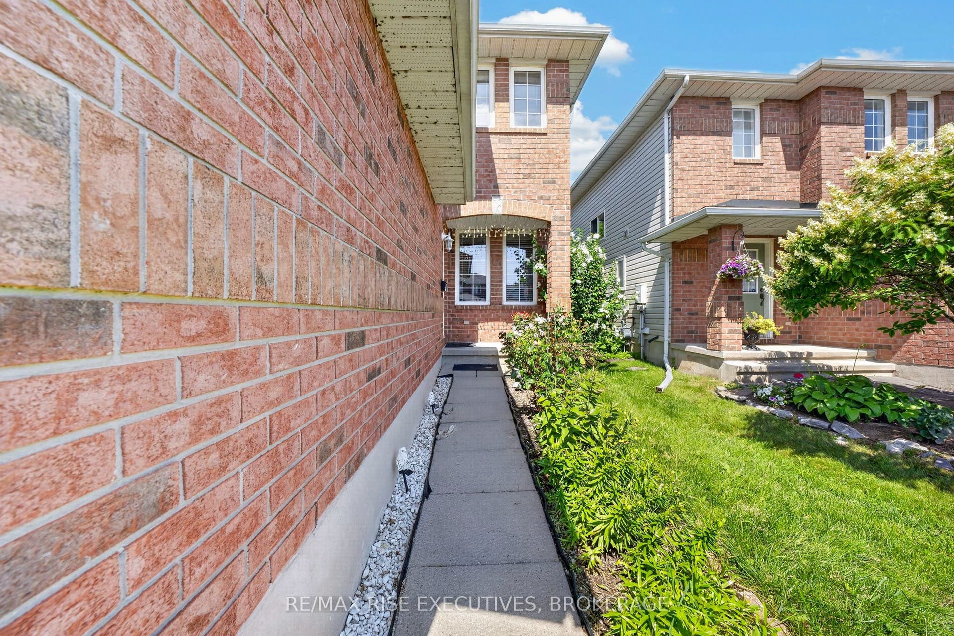 254 Ellesmeer Avenue, Kingston, Frontenac ON K7P 3C6