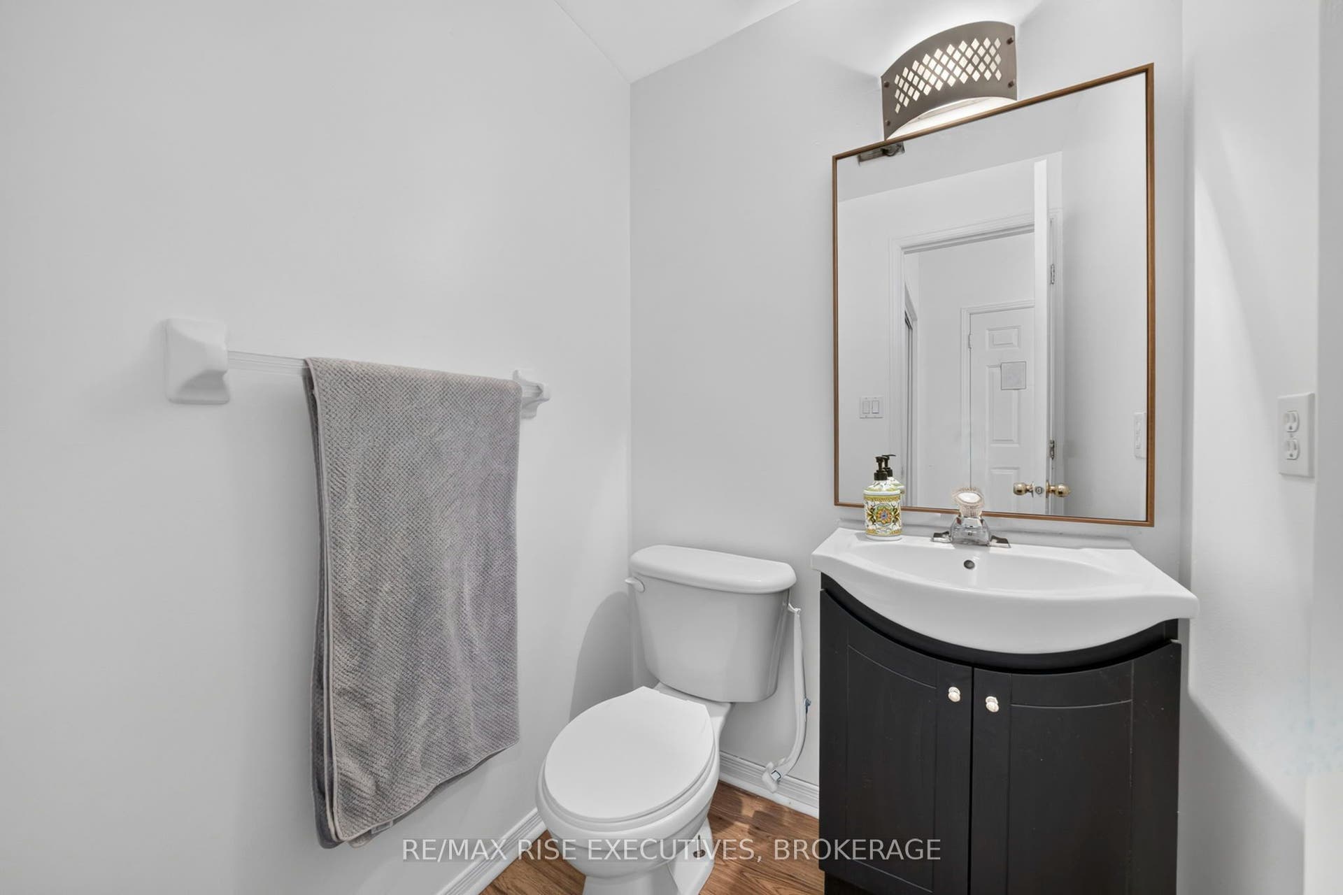 254 Ellesmeer Avenue, Kingston, Frontenac ON K7P 3C6