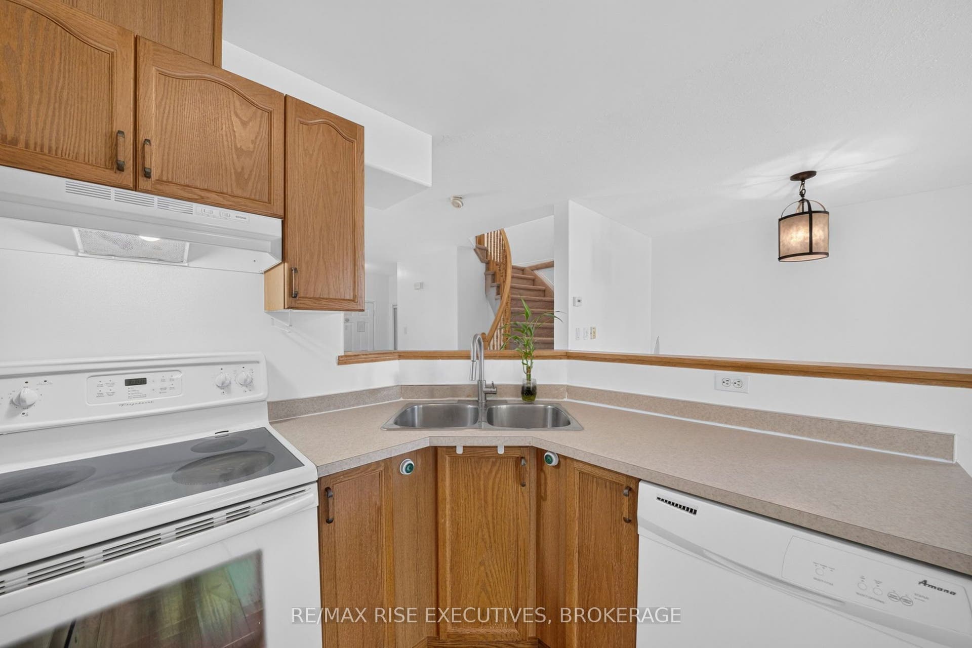 254 Ellesmeer Avenue, Kingston, Frontenac ON K7P 3C6