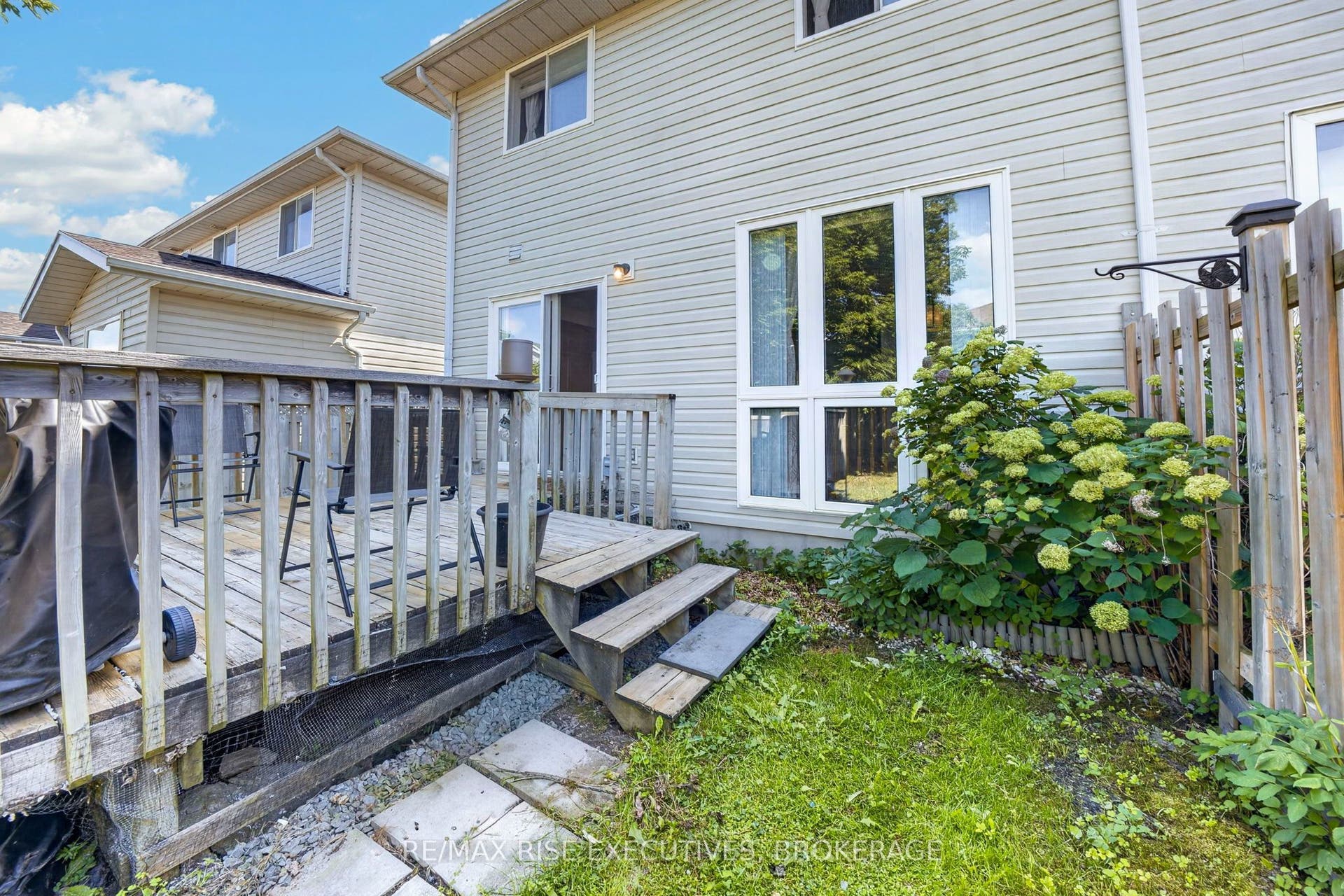 254 Ellesmeer Avenue, Kingston, Frontenac ON K7P 3C6