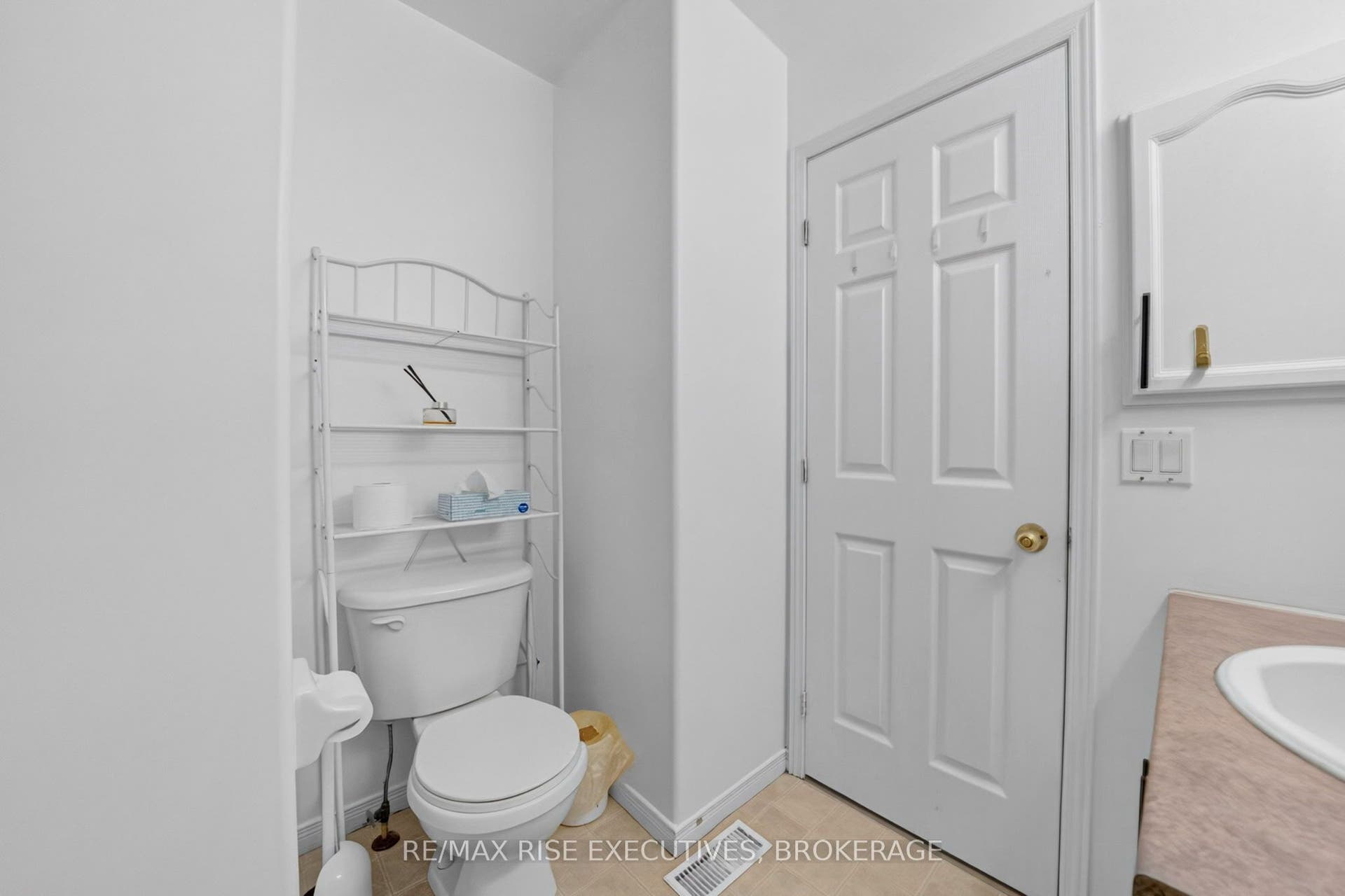 254 Ellesmeer Avenue, Kingston, Frontenac ON K7P 3C6