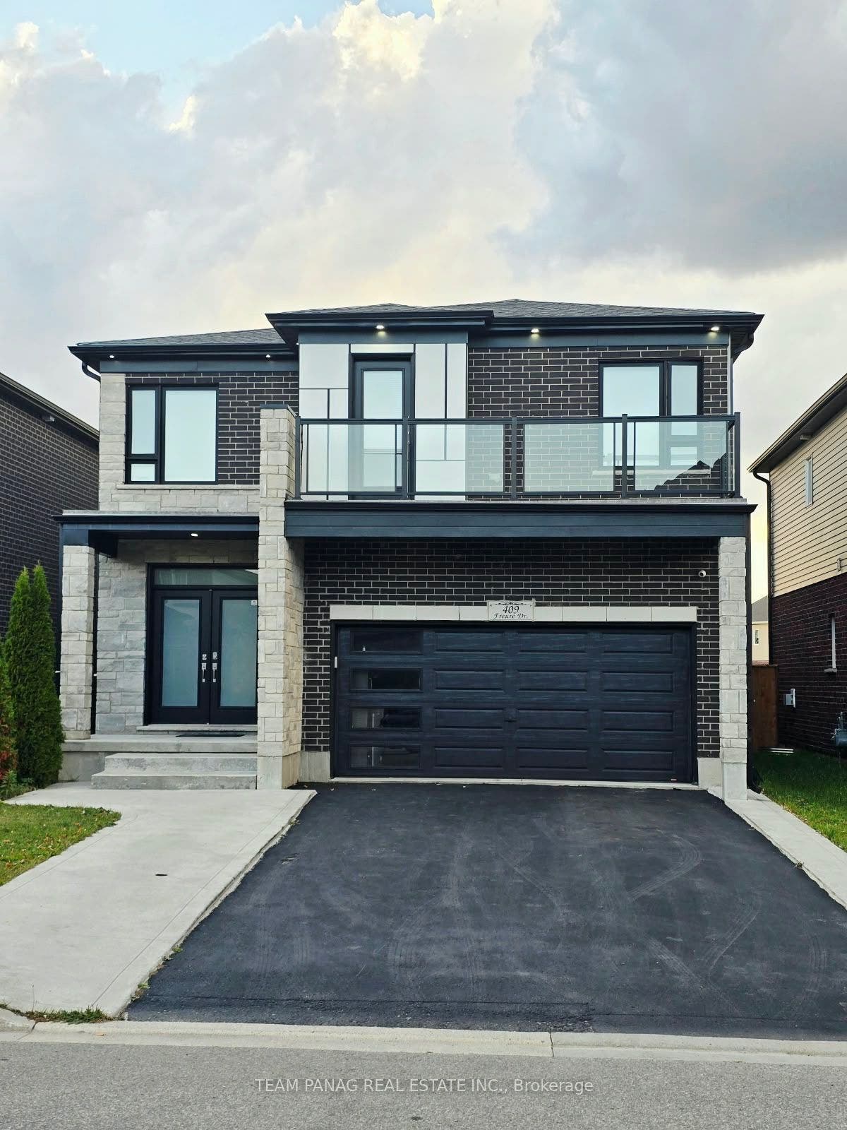 409 Freure Drive, Cambridge, Waterloo ON N1S 0A2 409 Freure Drive, Cambridge, Waterloo ON N1S 0A2