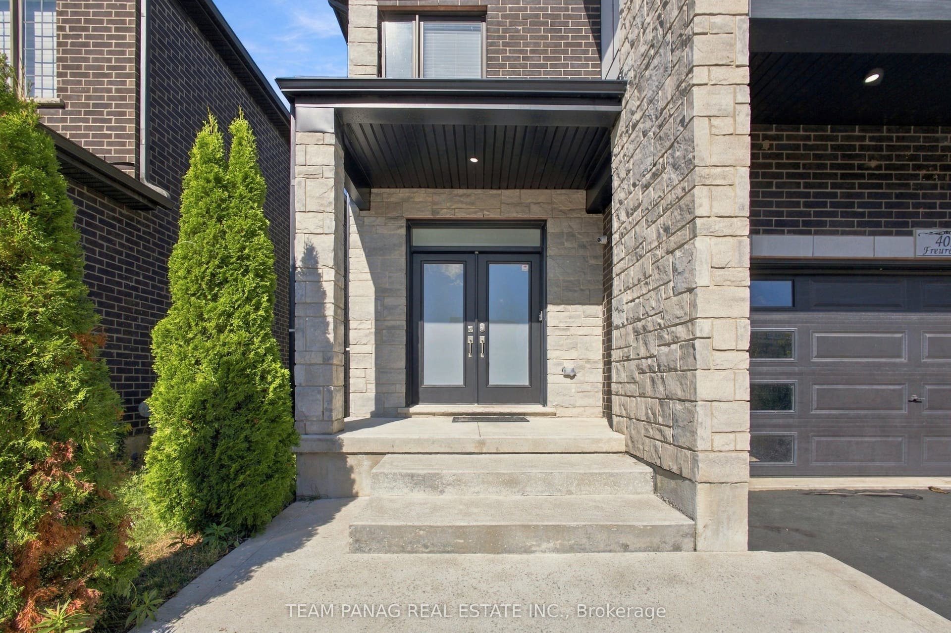 409 Freure Drive, Cambridge, Waterloo ON N1S 0A2 409 Freure Drive, Cambridge, Waterloo ON N1S 0A2