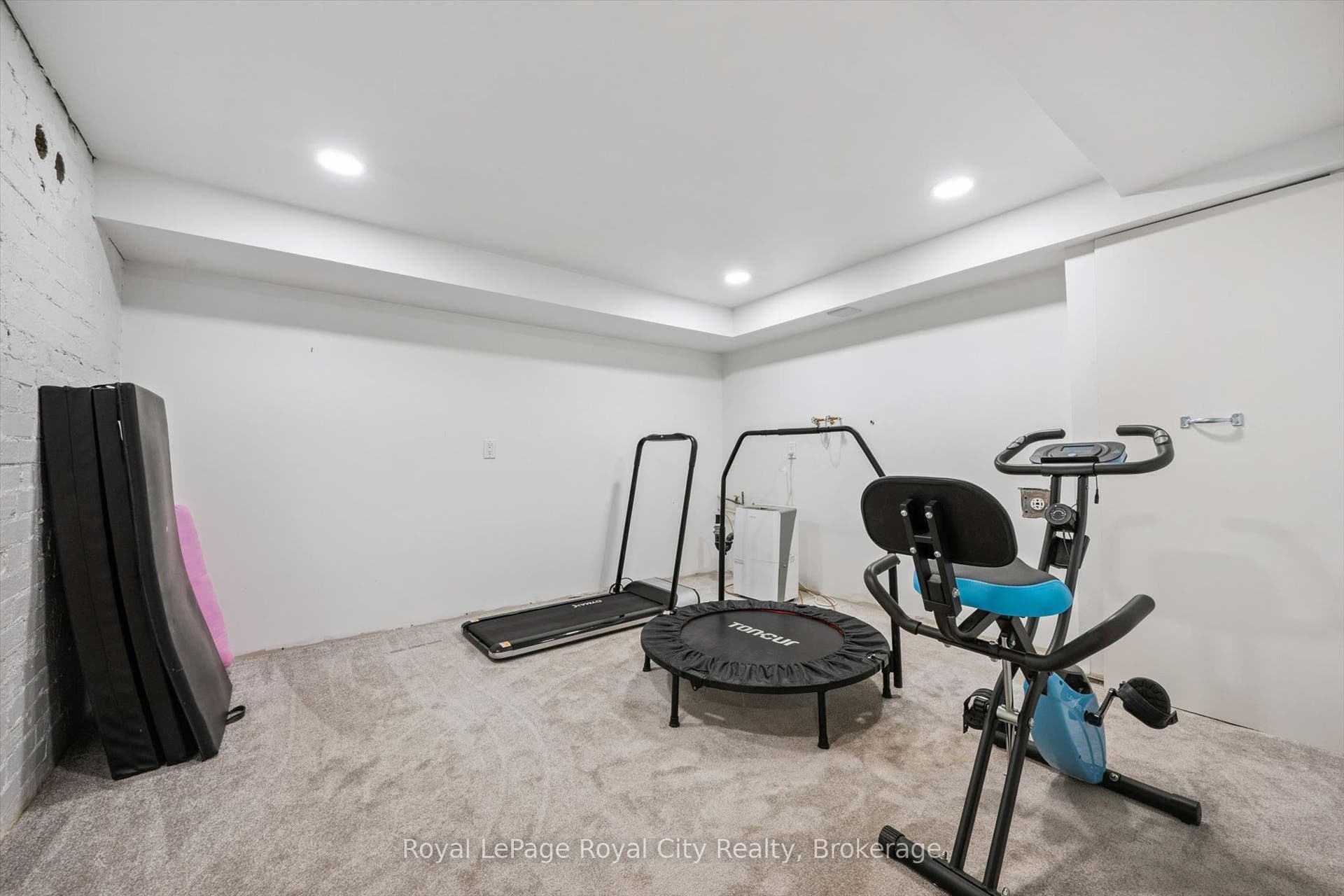 1 Barber Avenue, Guelph, Wellington ON N1H 5E6 1 Barber Avenue, Guelph, Wellington ON N1H 5E6