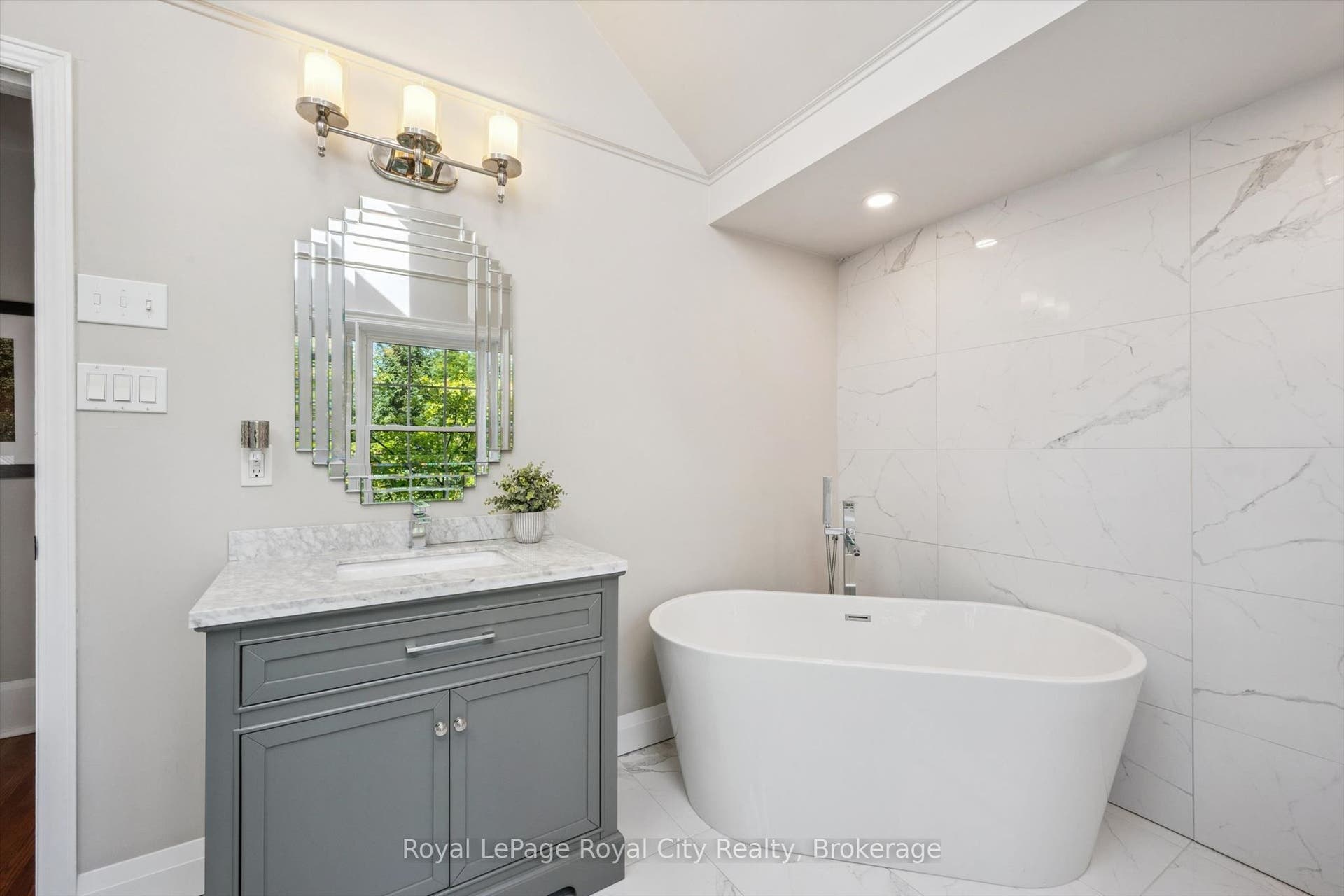 1 Barber Avenue, Guelph, Wellington ON N1H 5E6 1 Barber Avenue, Guelph, Wellington ON N1H 5E6
