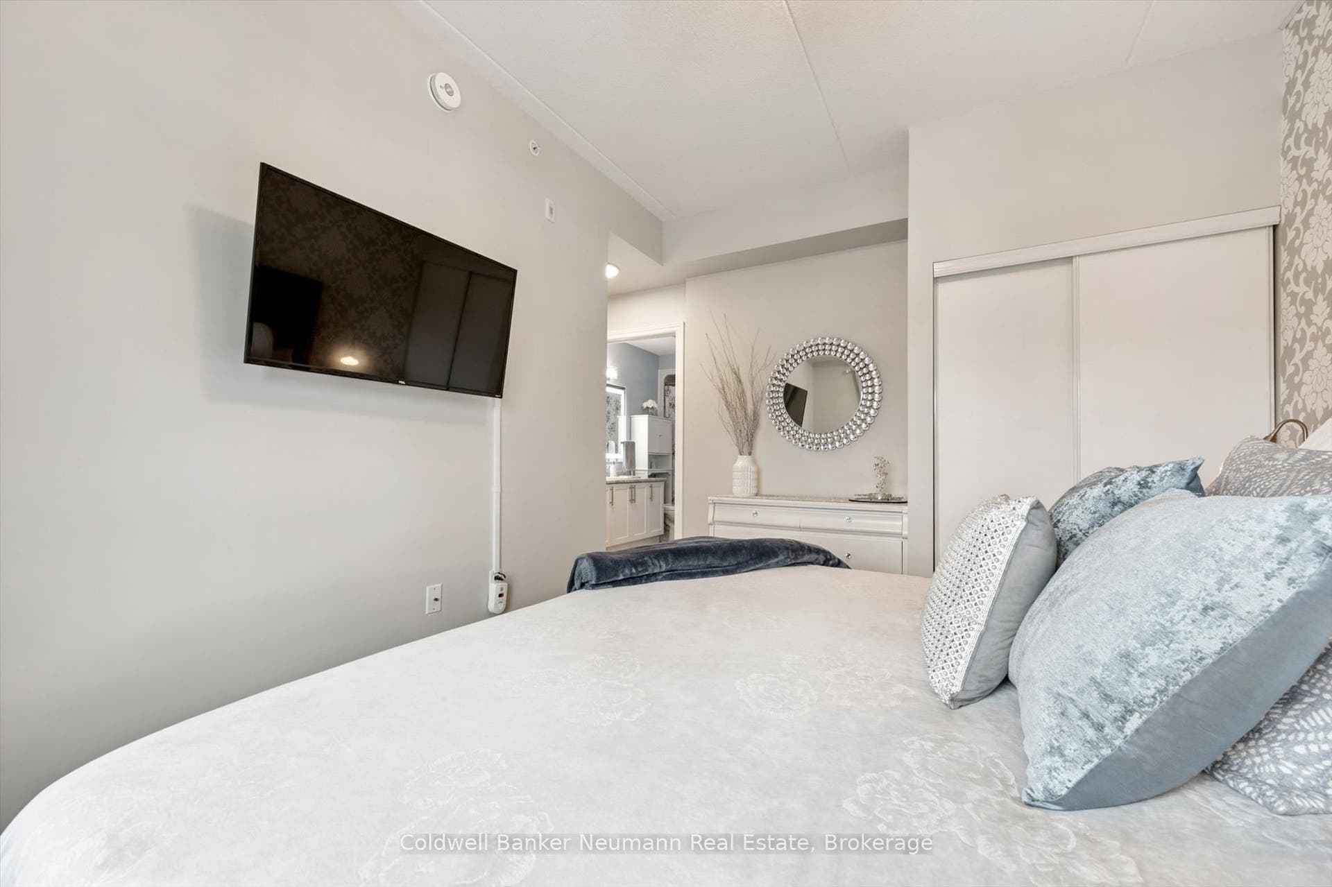 7 Kay Crescent, #106, Guelph, Wellington ON N1L 0P9 7 Kay Crescent, #106, Guelph, Wellington ON N1L 0P9