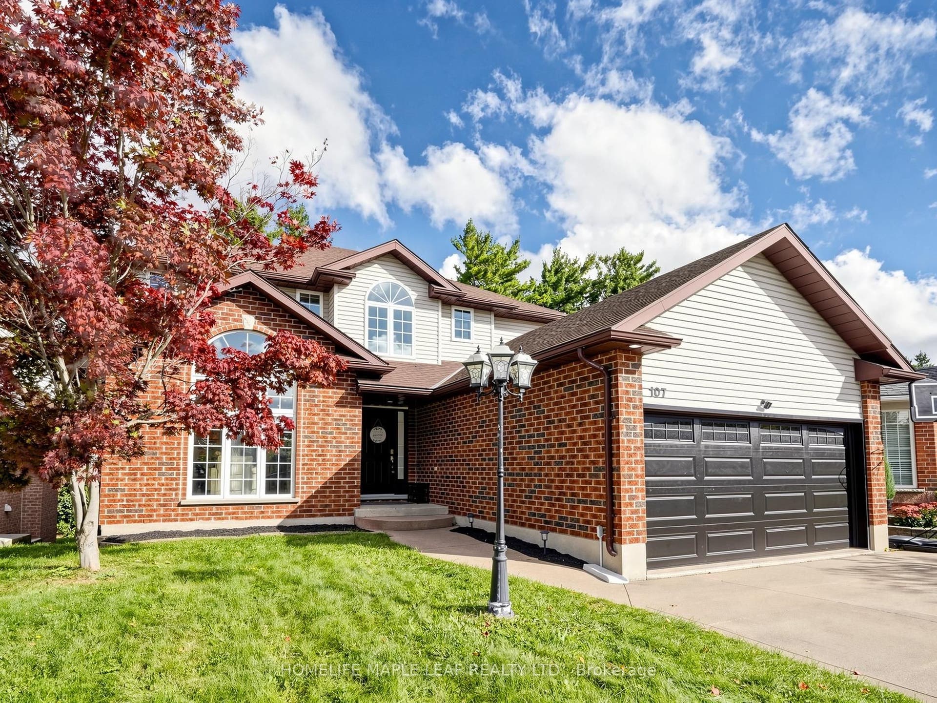 107 Green Bank Drive, Cambridge, Waterloo ON N1T 2B5 107 Green Bank Drive, Cambridge, Waterloo ON N1T 2B5