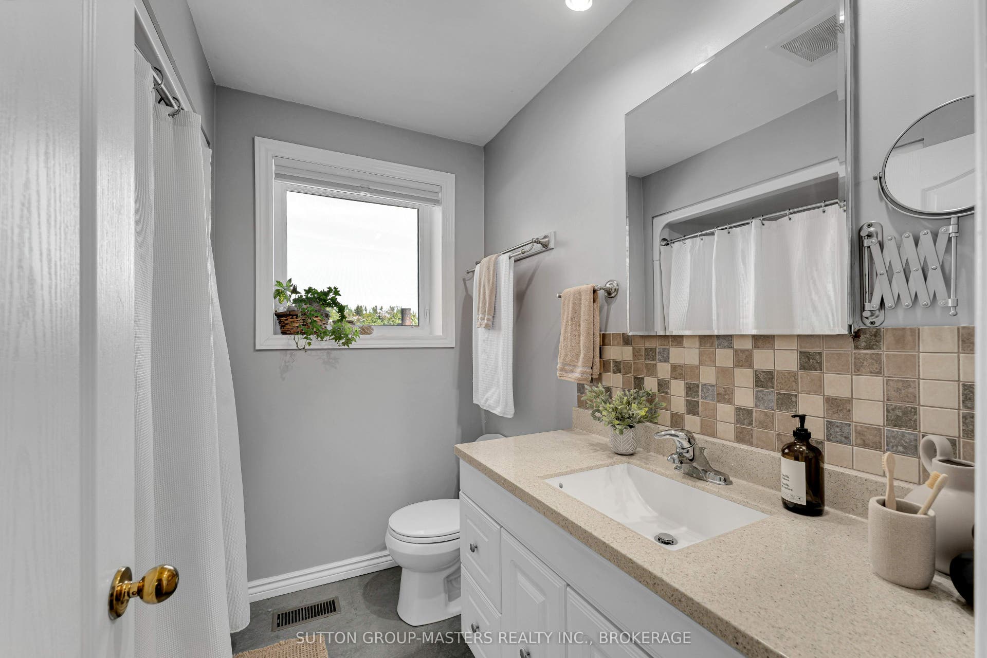 2025 Cole Hill Road, Kingston, Frontenac ON K0H 1S0