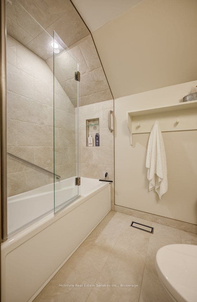 549 Clair Creek Boulevard, Waterloo, Waterloo ON N2T 2B8 549 Clair Creek Boulevard, Waterloo, Waterloo ON N2T 2B8