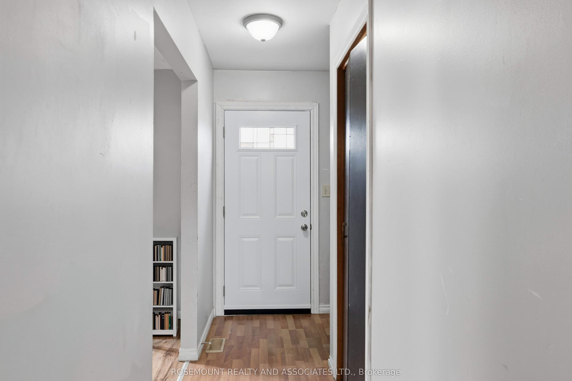 287 Sutherland Drive, Kingston, Frontenac ON K7K 5Y6 Entrance