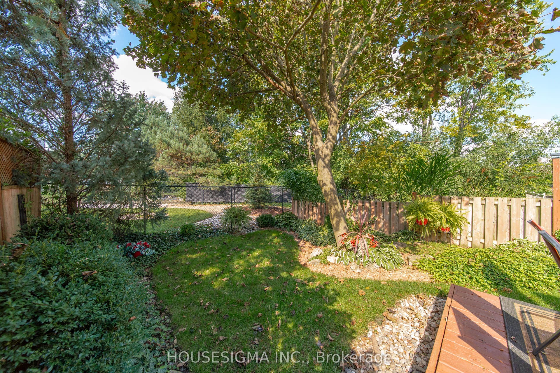 437 Beaver Creek Road, Waterloo, Waterloo ON N2V 2J8 437 Beaver Creek Road, Waterloo, Waterloo ON N2V 2J8
