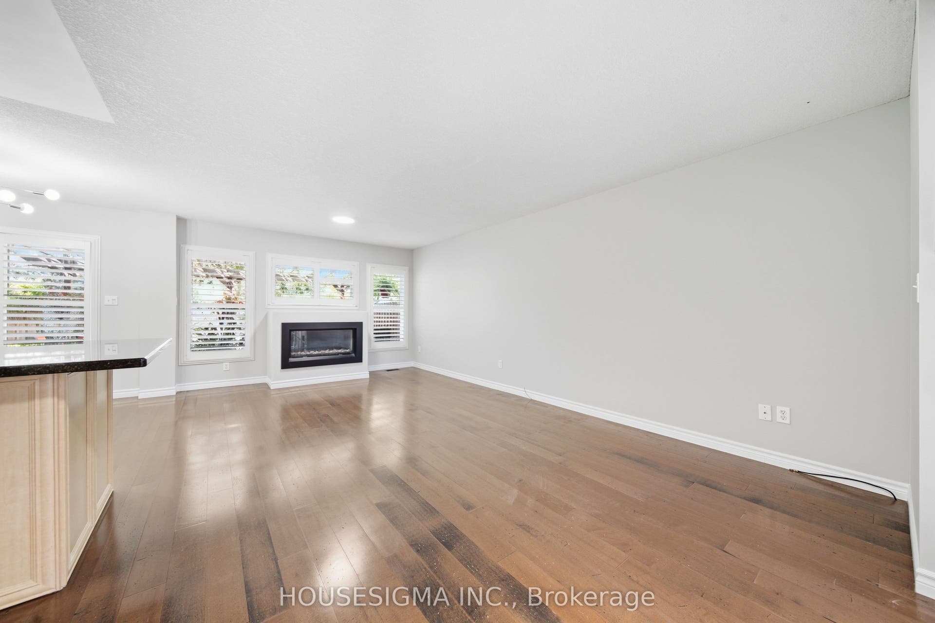 437 Beaver Creek Road, Waterloo, Waterloo ON N2V 2J8 437 Beaver Creek Road, Waterloo, Waterloo ON N2V 2J8