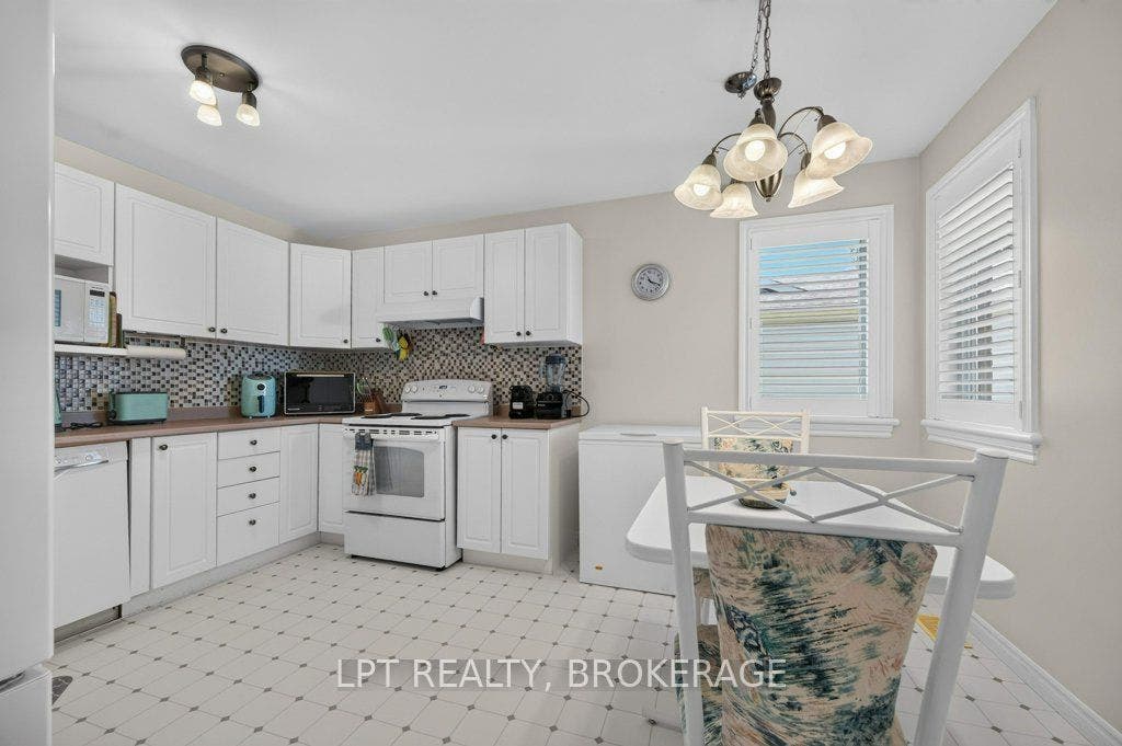 401 Waterloo Drive, Kingston, Frontenac ON K7M 8K7 401 Waterloo Drive, Kingston, Frontenac ON K7M 8K7