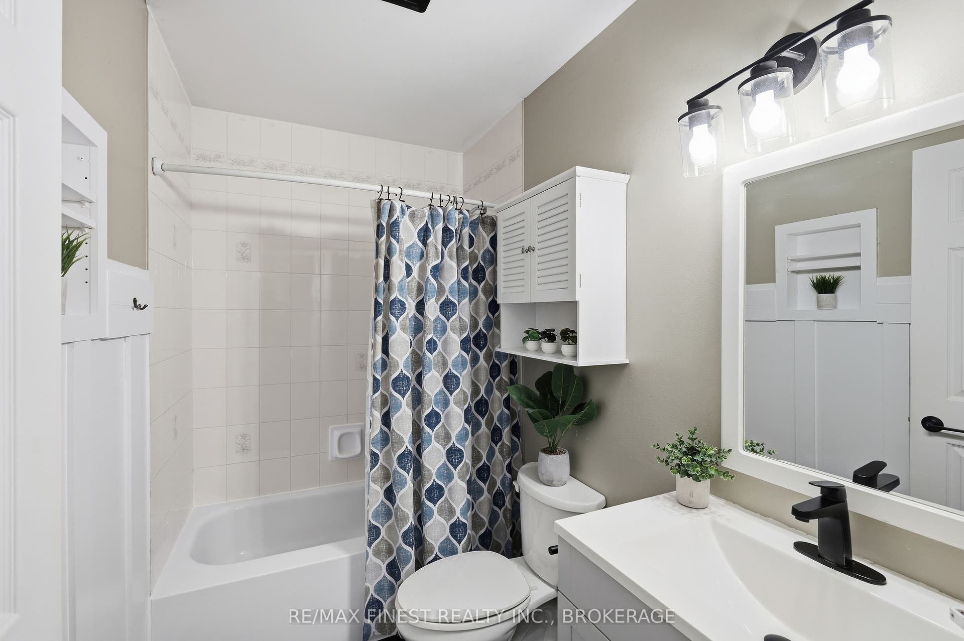 1377 BRACKENWOOD Crescent, Kingston, Frontenac ON K7P 2W4 1377 BRACKENWOOD Crescent, Kingston, Frontenac ON K7P 2W4