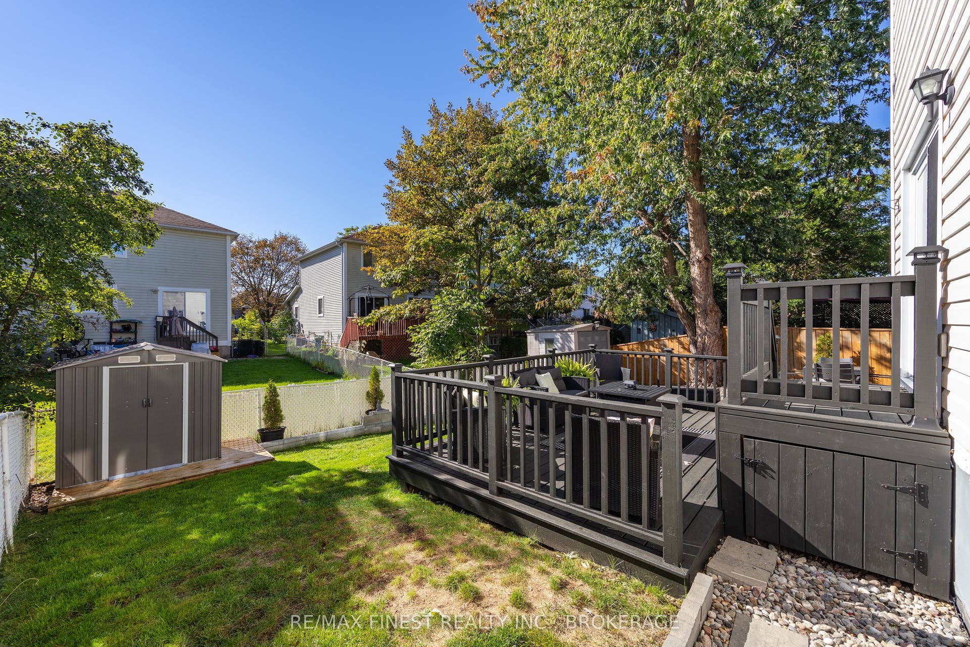 1377 BRACKENWOOD Crescent, Kingston, Frontenac ON K7P 2W4 1377 BRACKENWOOD Crescent, Kingston, Frontenac ON K7P 2W4