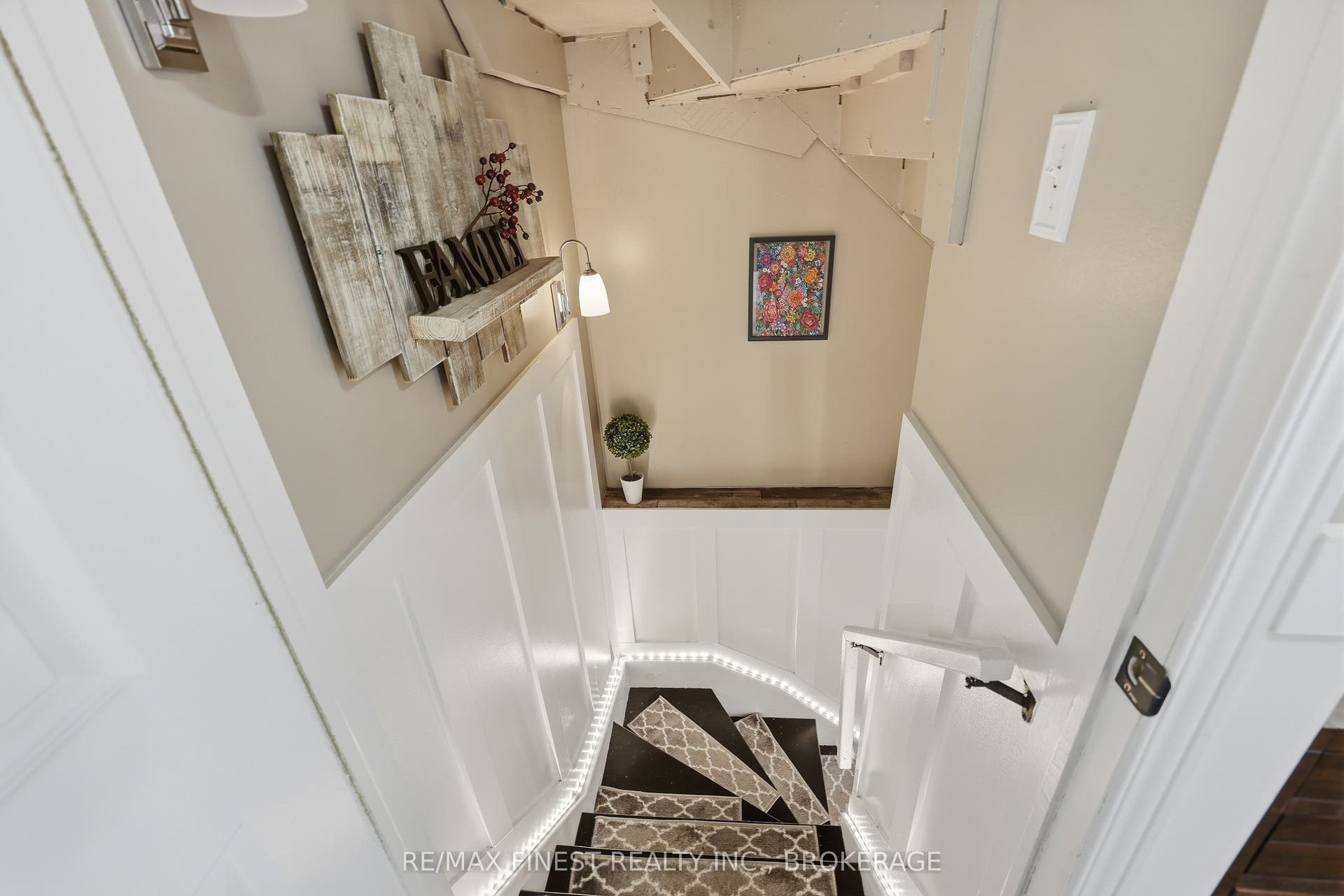 1377 BRACKENWOOD Crescent, Kingston, Frontenac ON K7P 2W4 1377 BRACKENWOOD Crescent, Kingston, Frontenac ON K7P 2W4