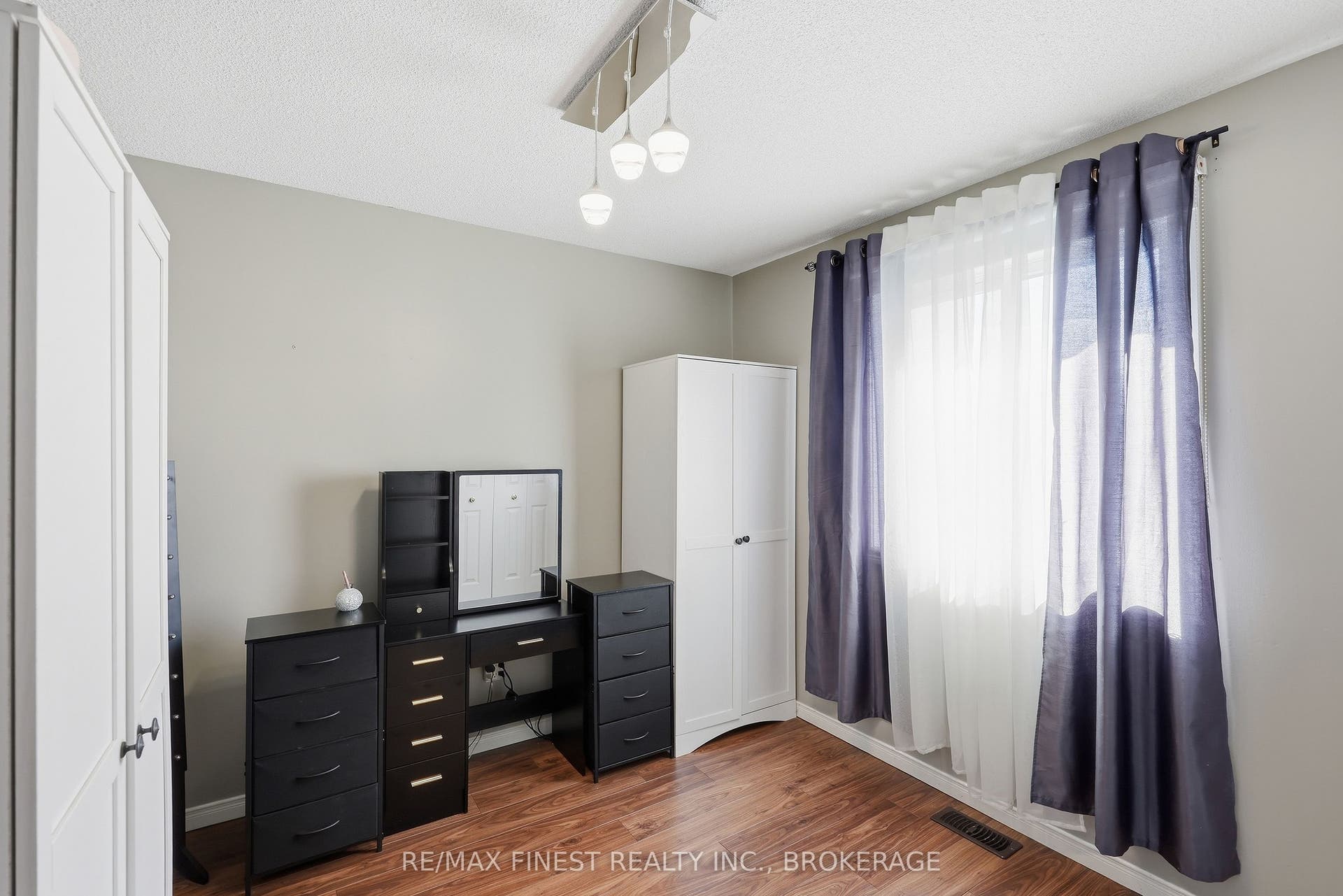 1377 BRACKENWOOD Crescent, Kingston, Frontenac ON K7P 2W4 1377 BRACKENWOOD Crescent, Kingston, Frontenac ON K7P 2W4